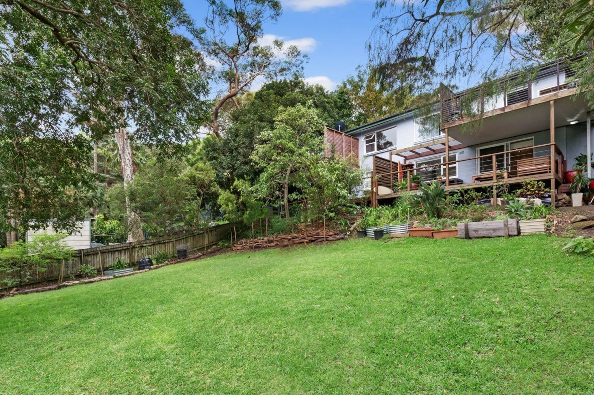 2/4 Sanctuary Avenue, Avalon Beach