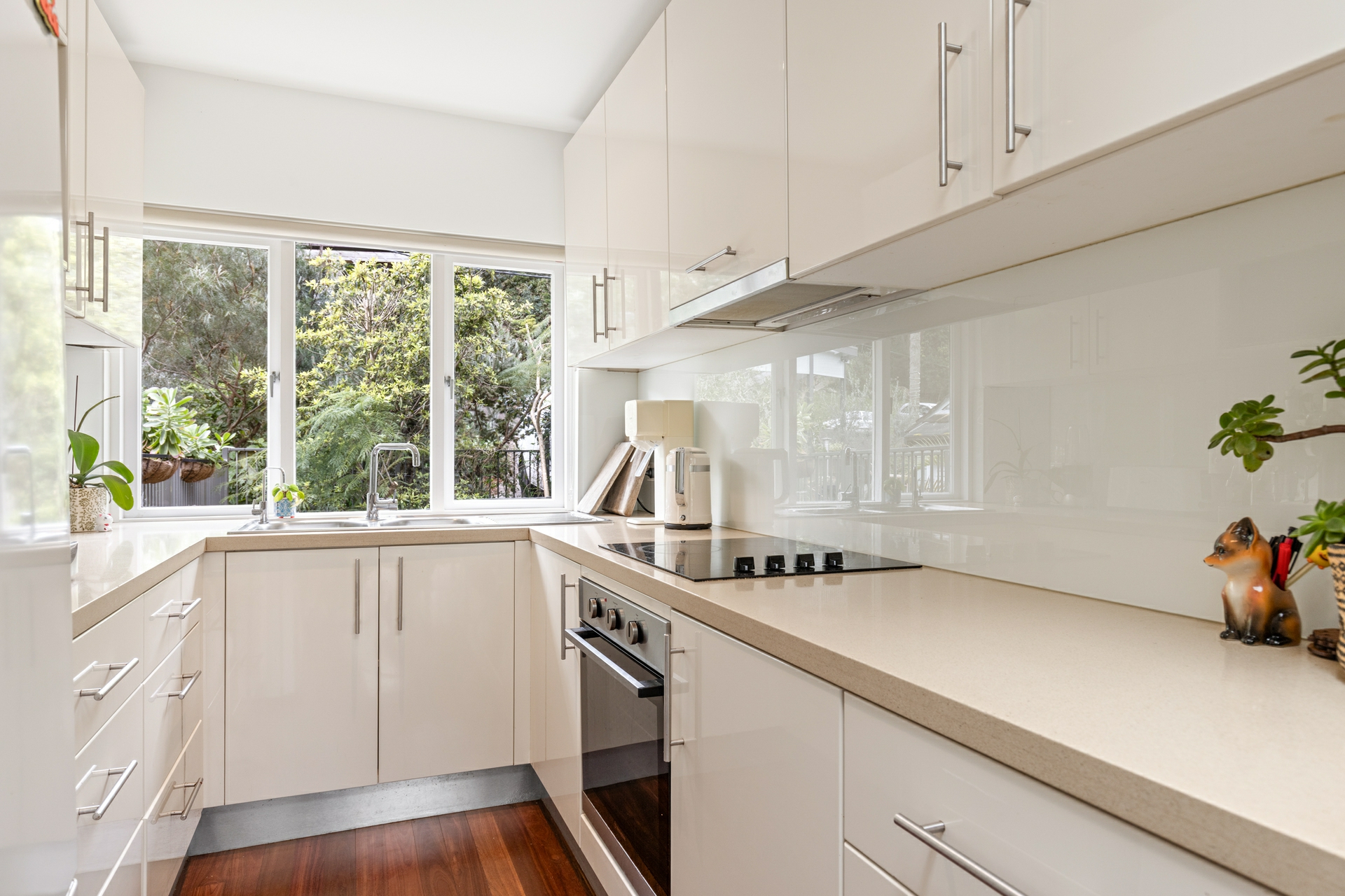 2/4 Sanctuary Avenue, Avalon Beach