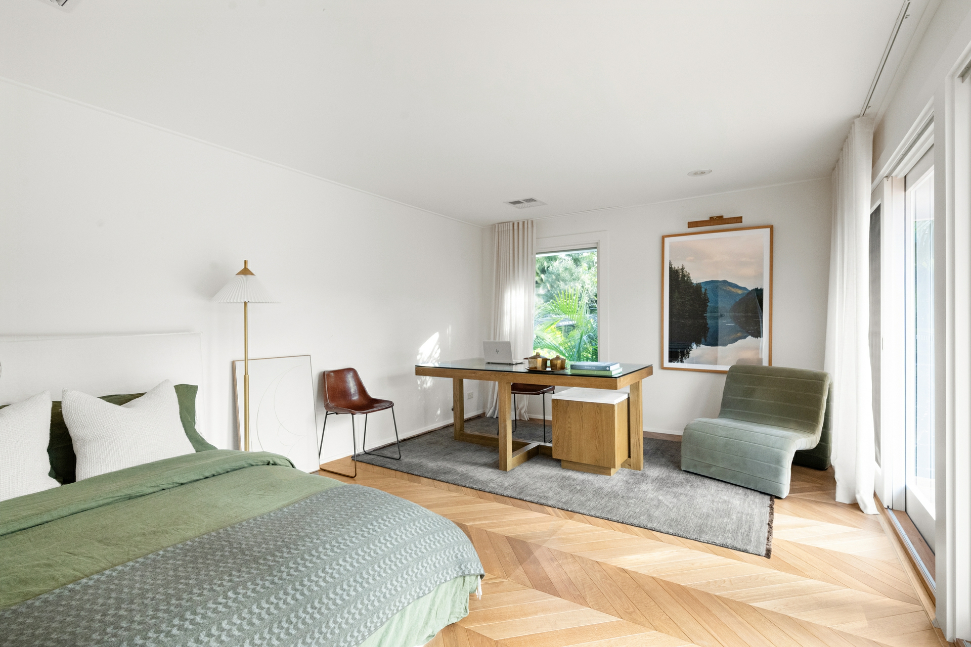 14 Ruskin Rowe — photo 16 of 22