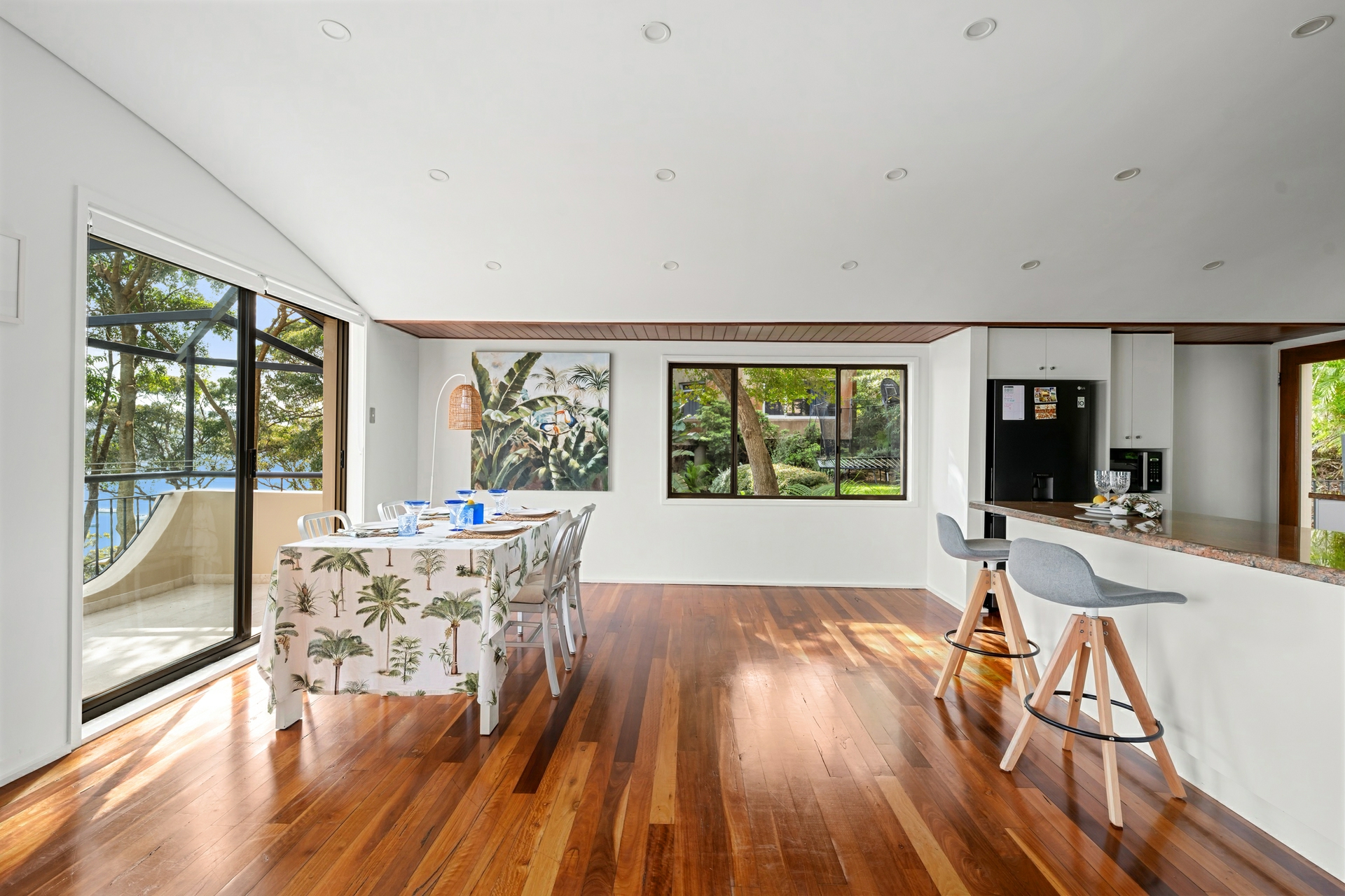 972 Barrenjoey Road — photo 5 of 16