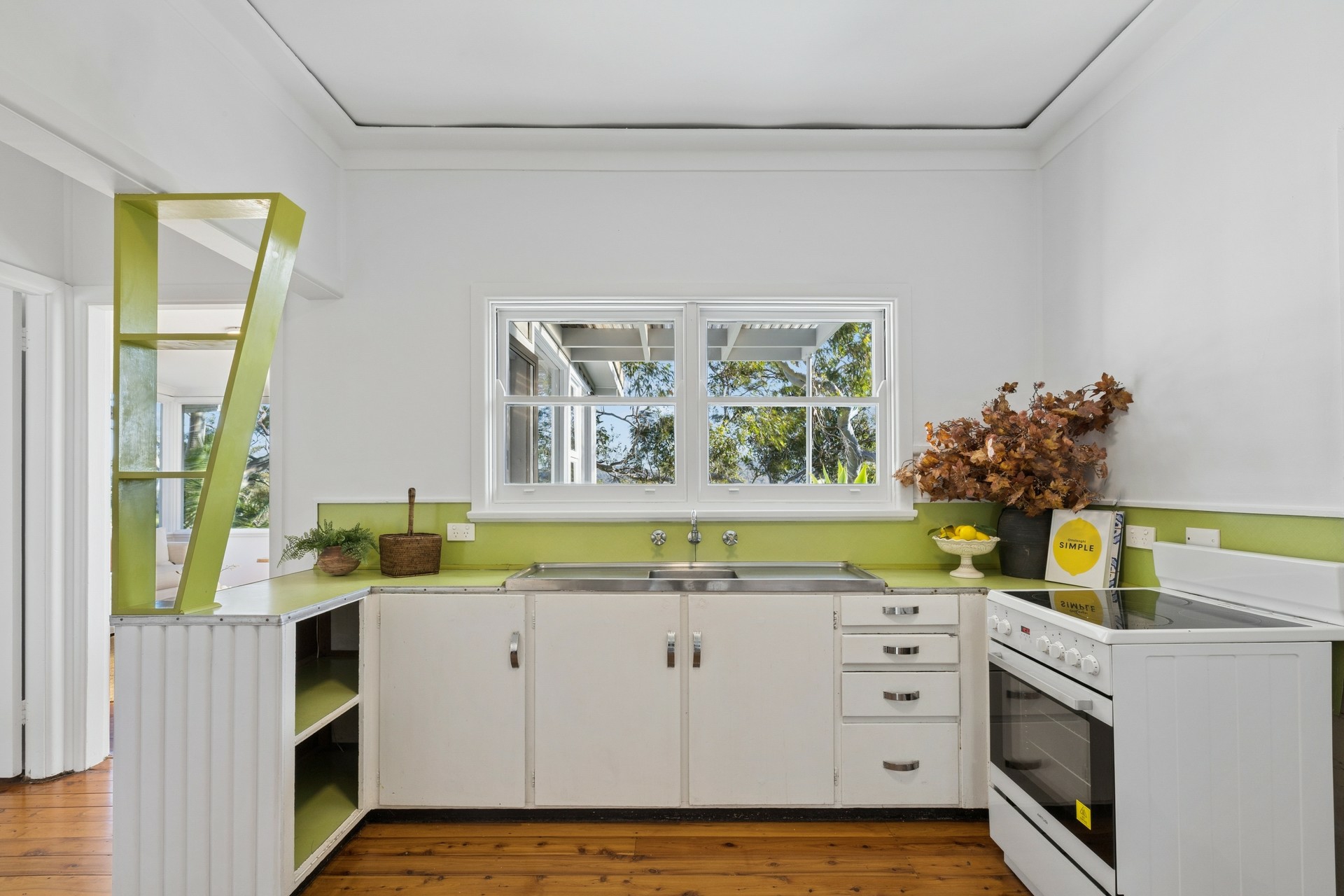 129 Whale Beach Road — photo 6 of 18