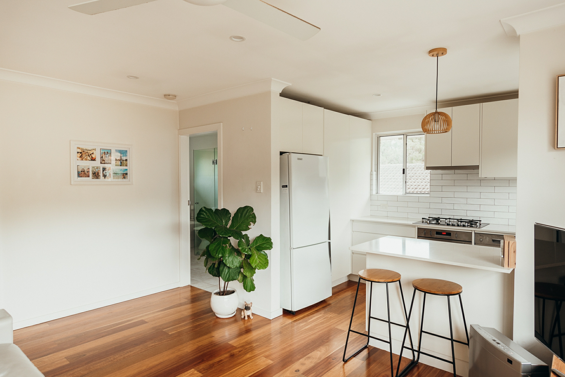 22/23 Woolcott Street — photo 2 of 8