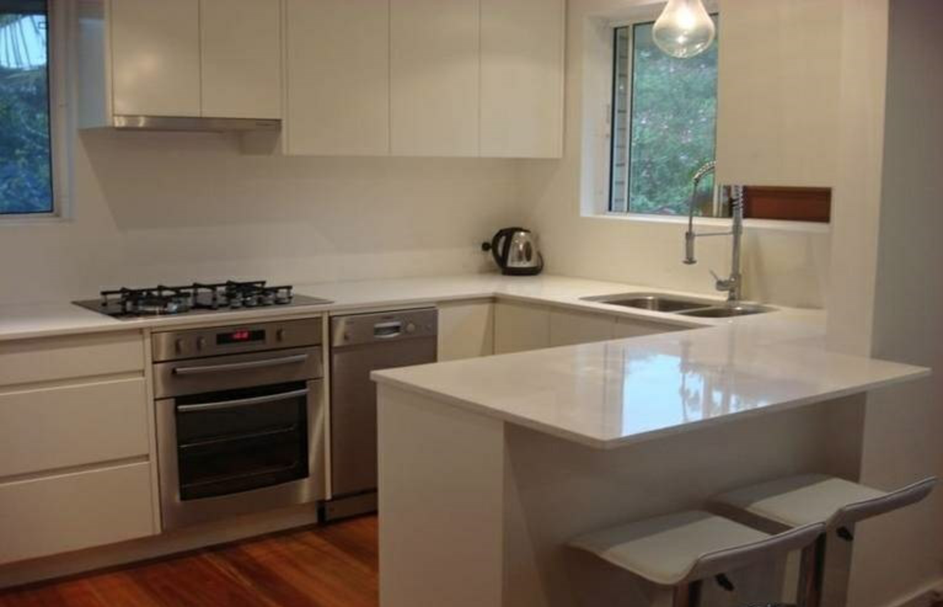 22/23 Woolcott Street — photo 3 of 8