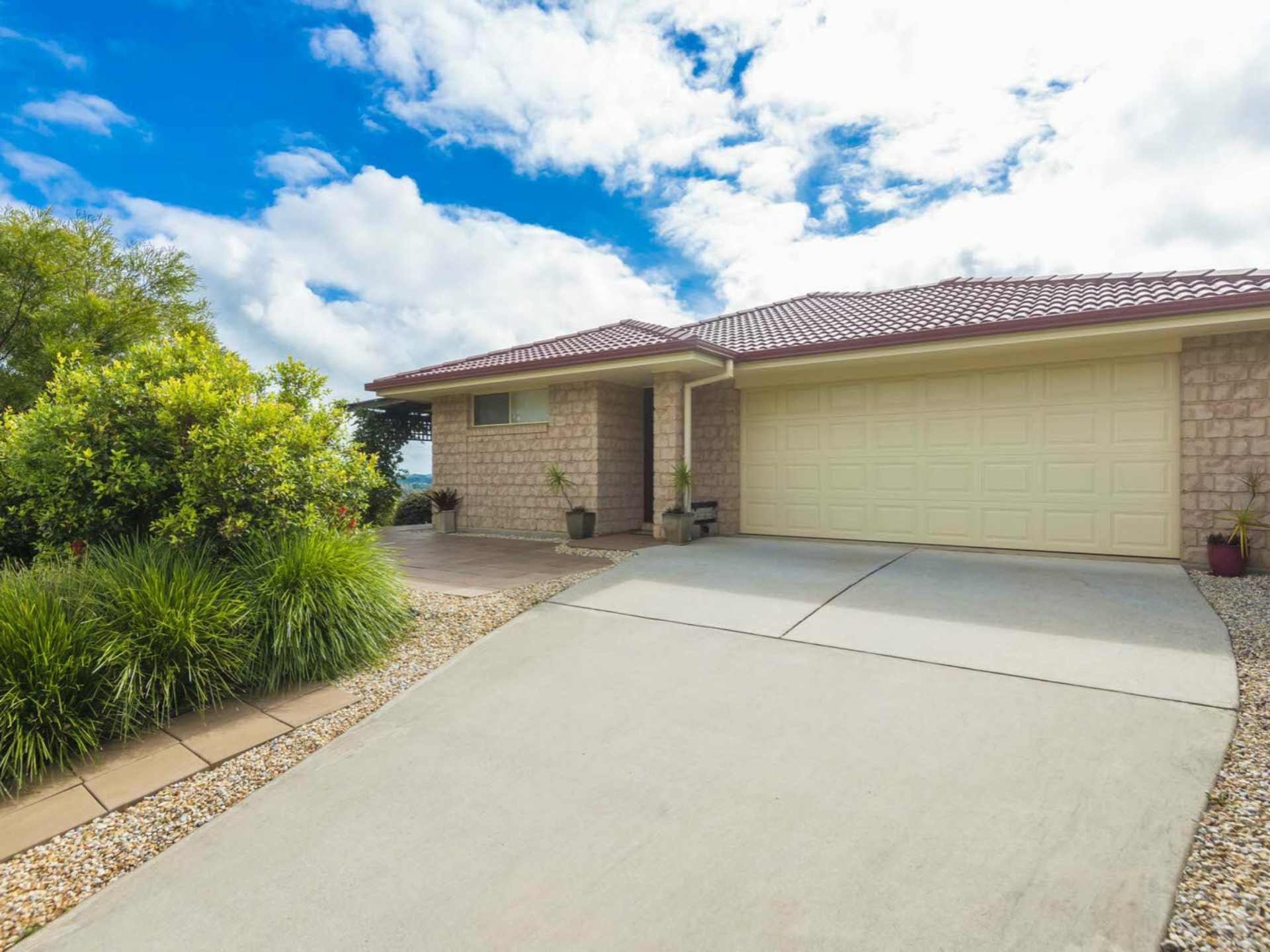 8 Selkirk Place, WOLLONGBAR