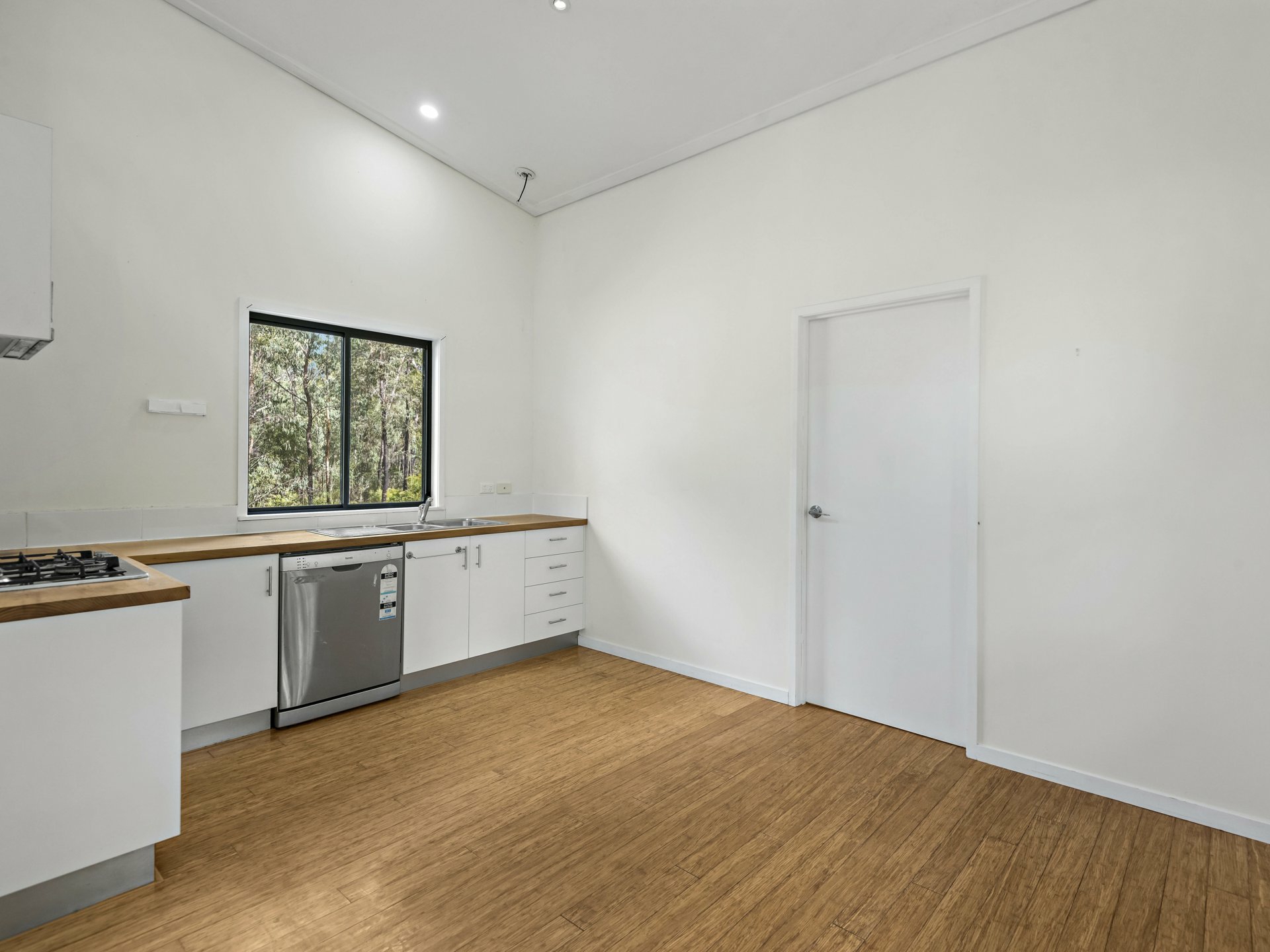 99 Whipbird Drive, ASHBY HEIGHTS