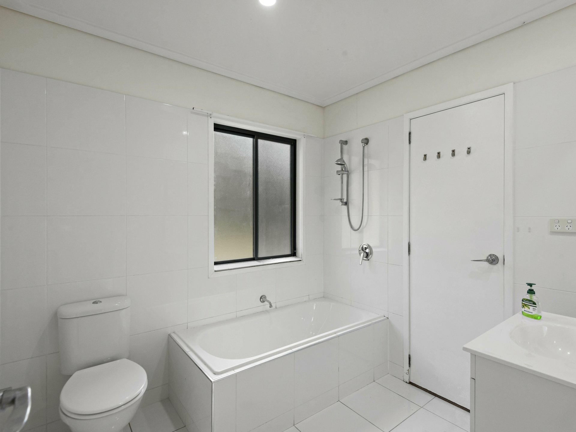 99 Whipbird Drive, ASHBY HEIGHTS