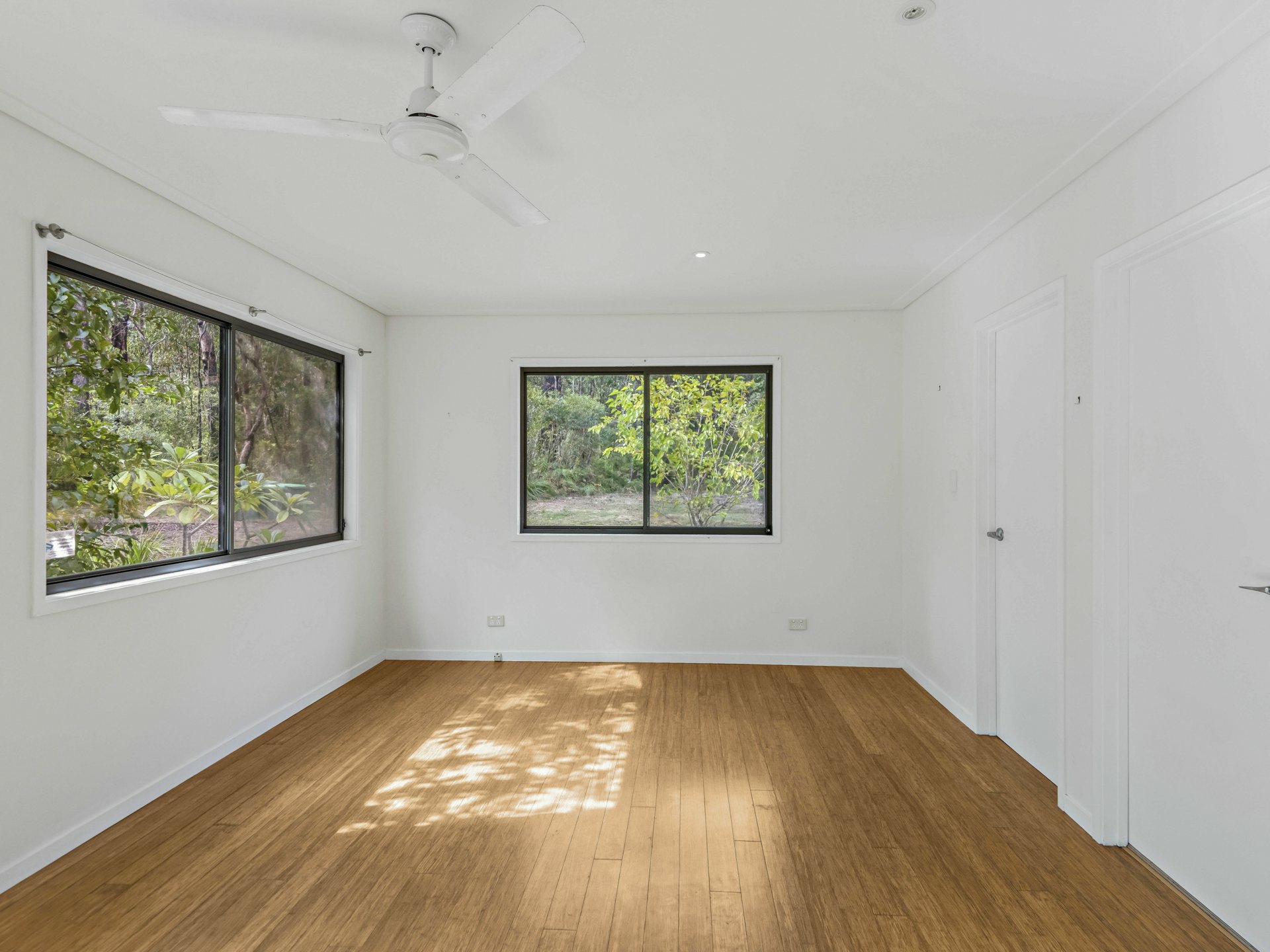 99 Whipbird Drive, ASHBY HEIGHTS