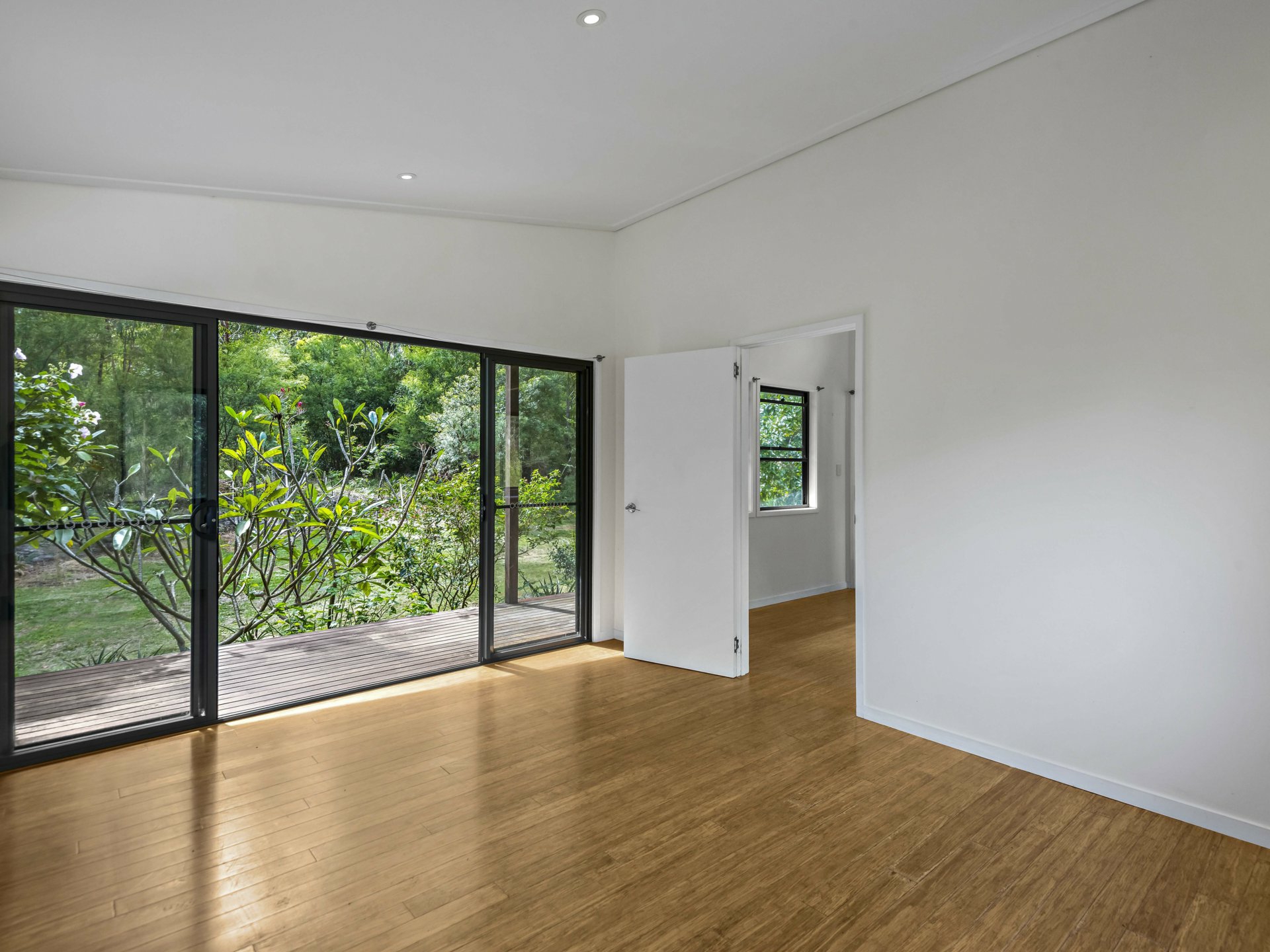 99 Whipbird Drive, ASHBY HEIGHTS
