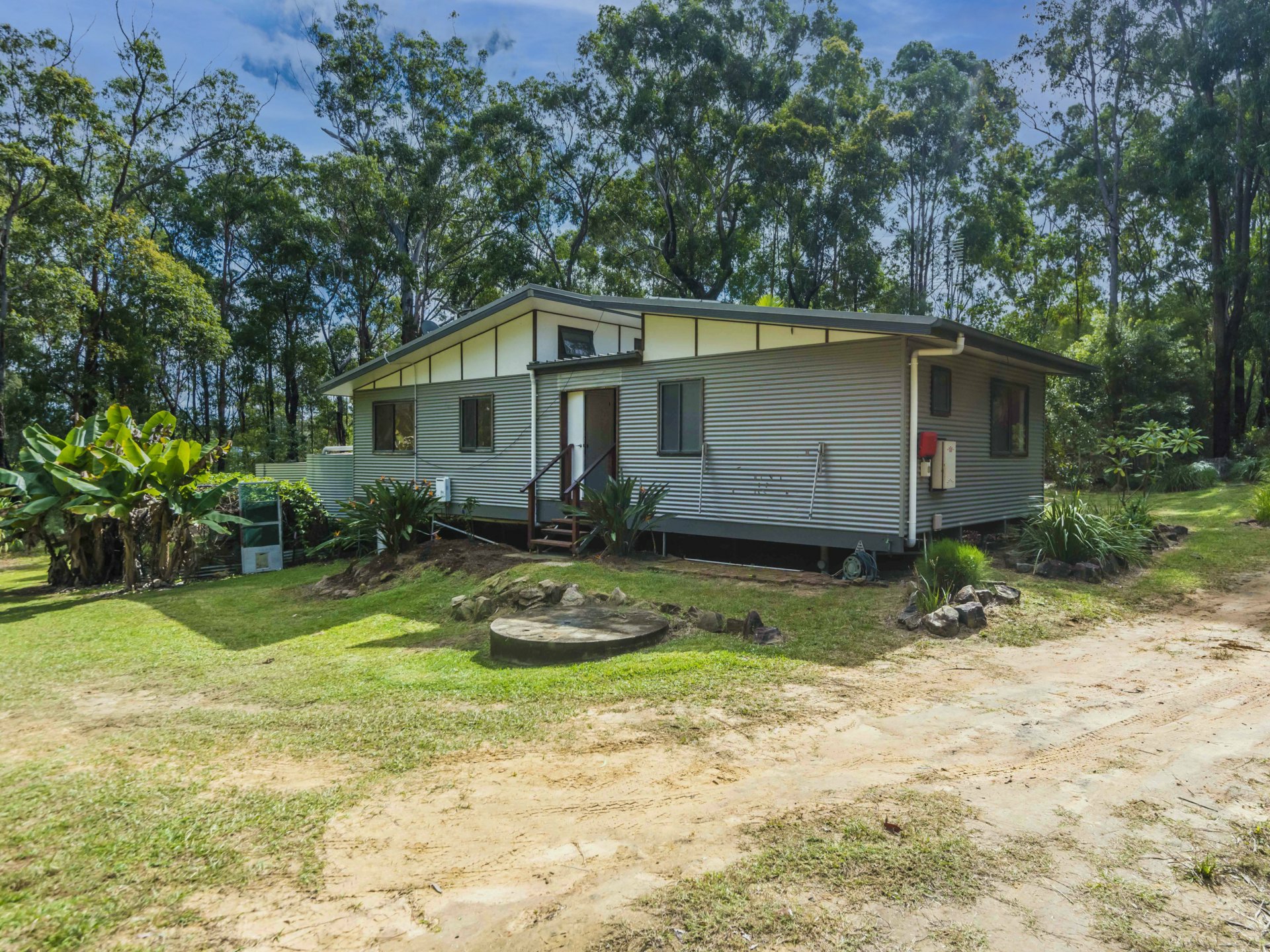 99 Whipbird Drive, ASHBY HEIGHTS