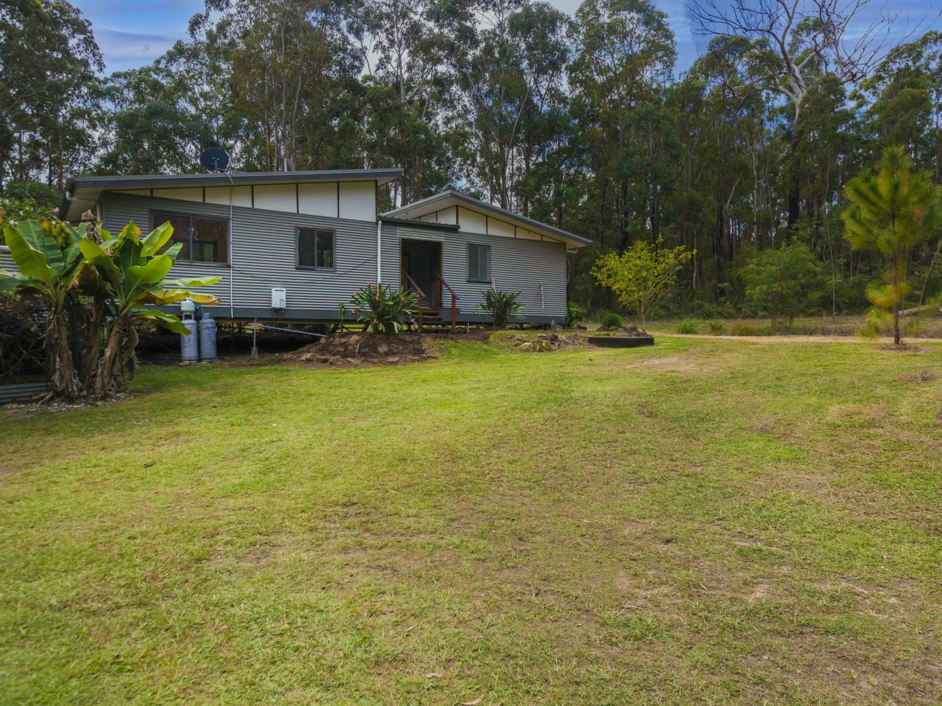 99 Whipbird Drive, ASHBY HEIGHTS