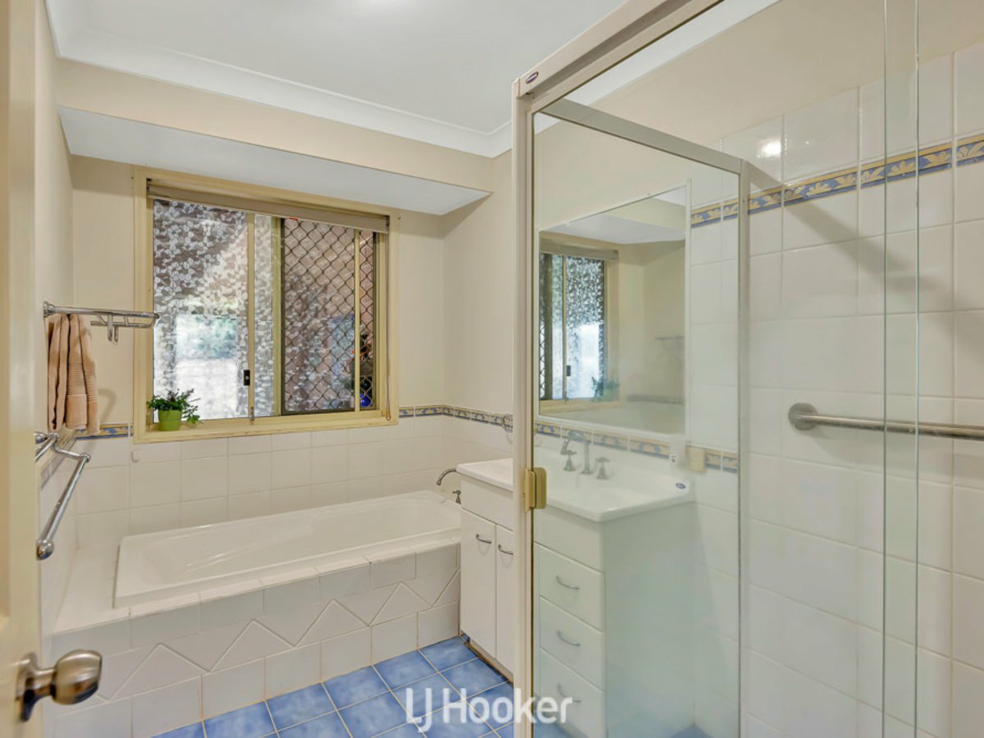 6 Hellyar Drive, WOLLONGBAR