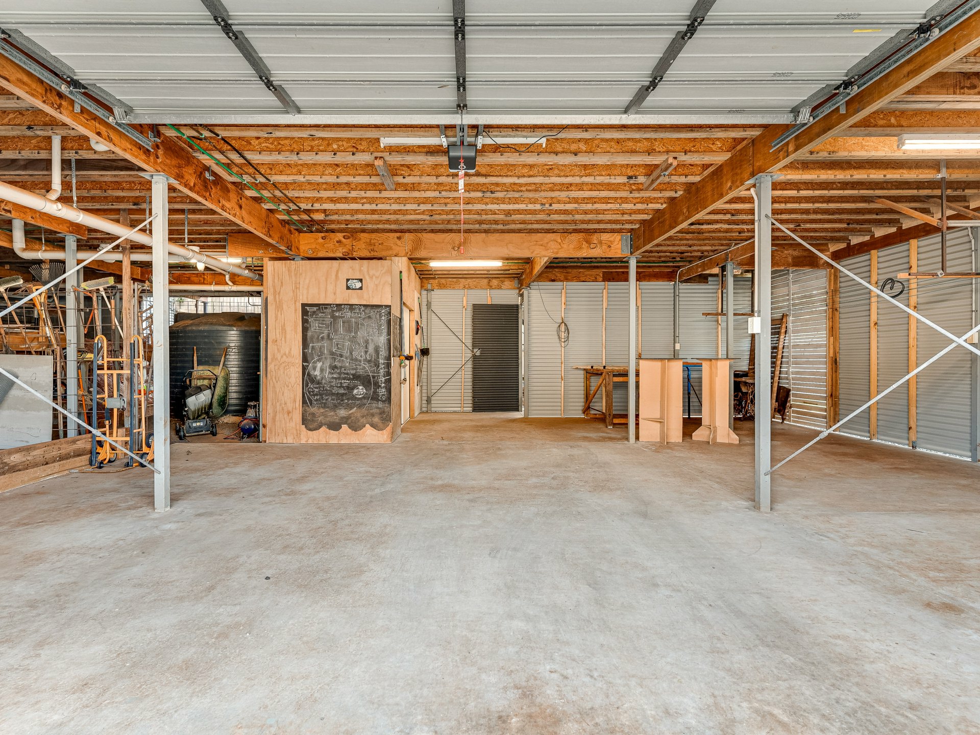16 Kim Court — photo 7 of 24