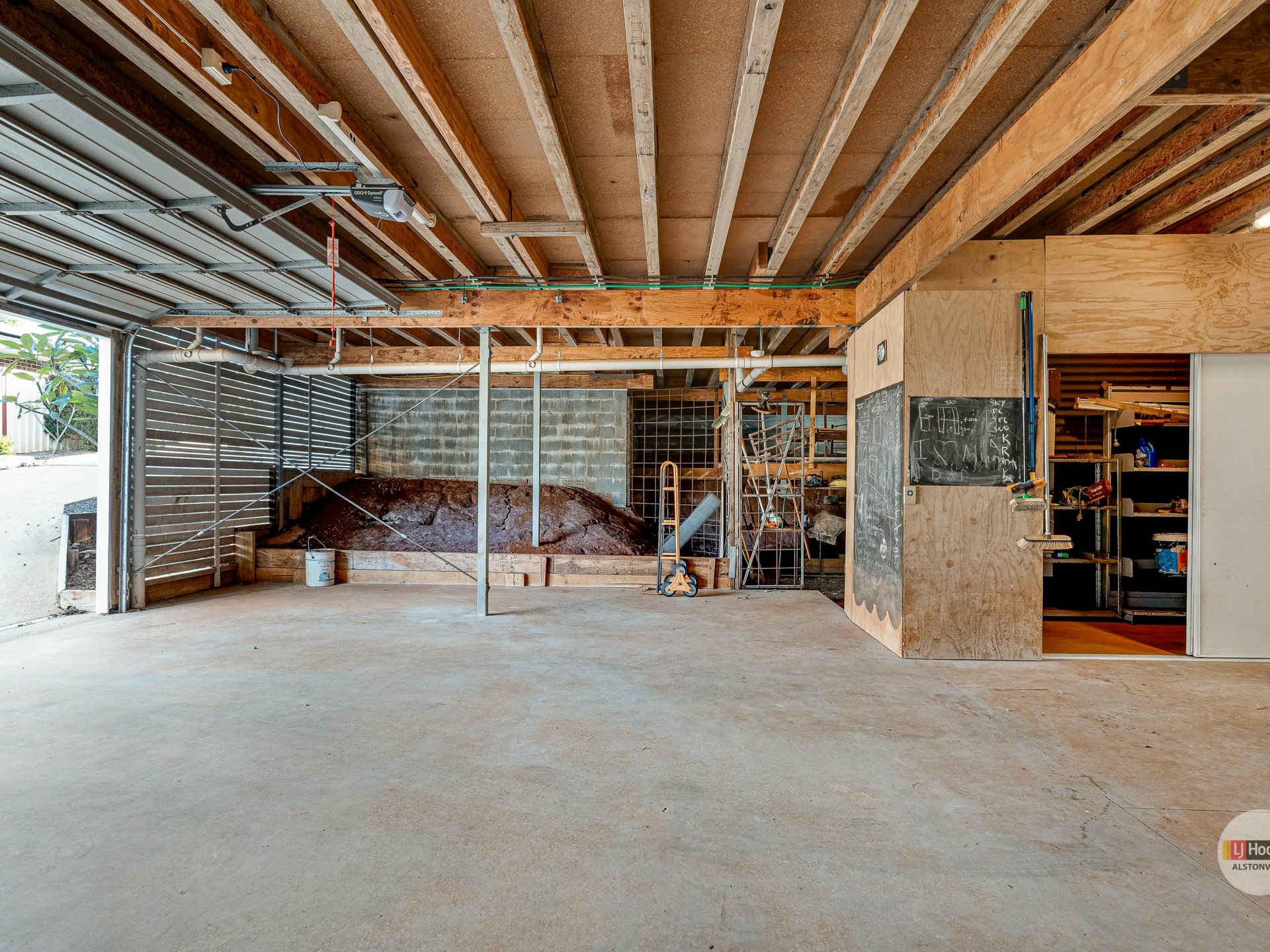 16 Kim Court — photo 8 of 24