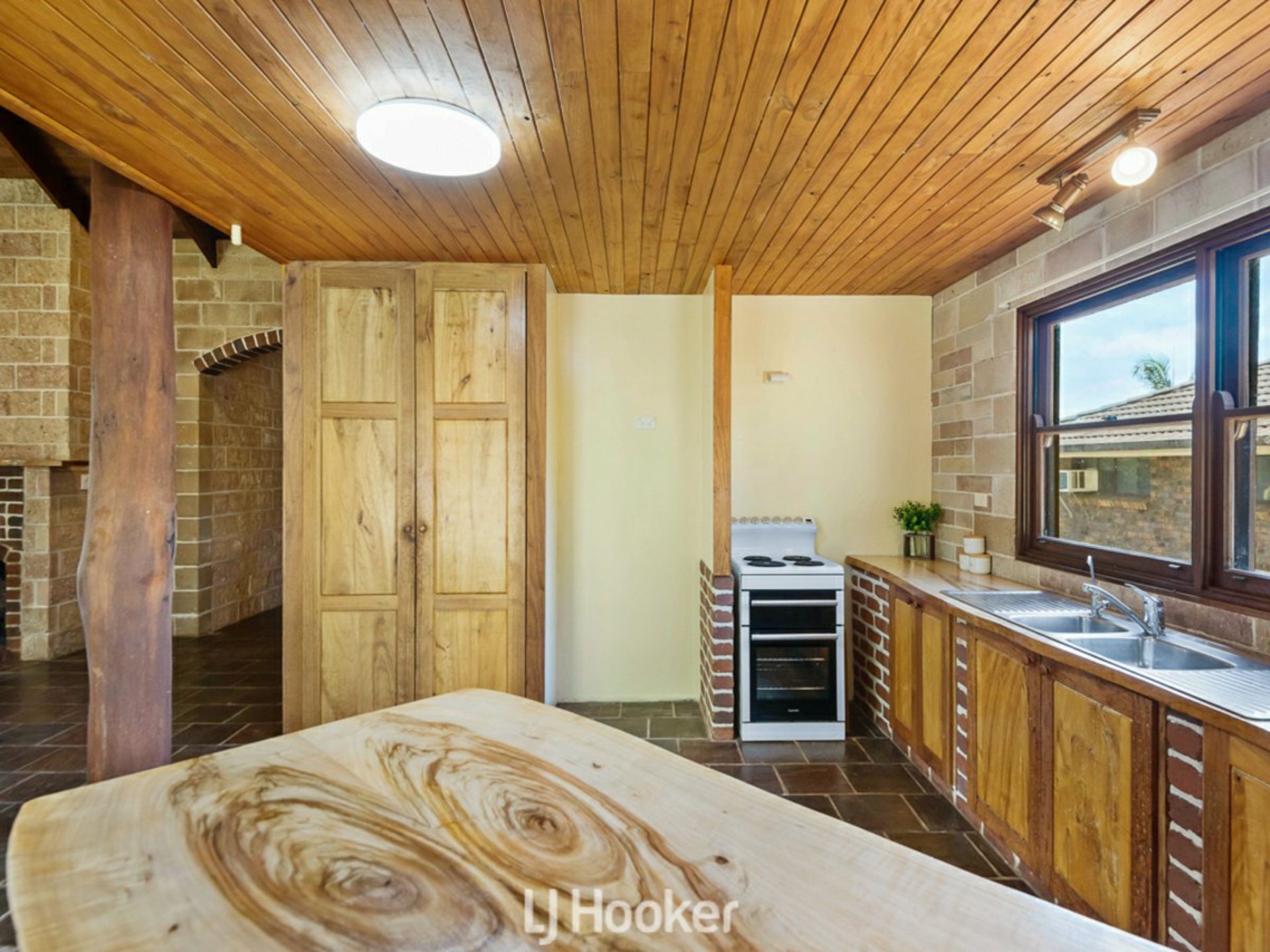 2 Forest Vale Drive — photo 6 of 30