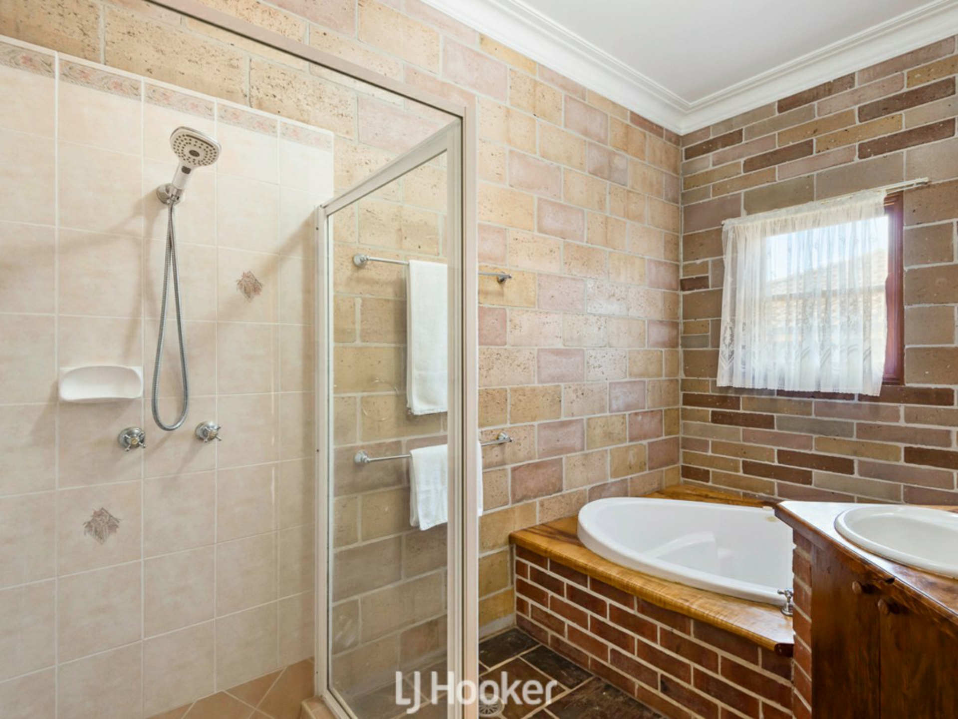 2 Forest Vale Drive — photo 11 of 30