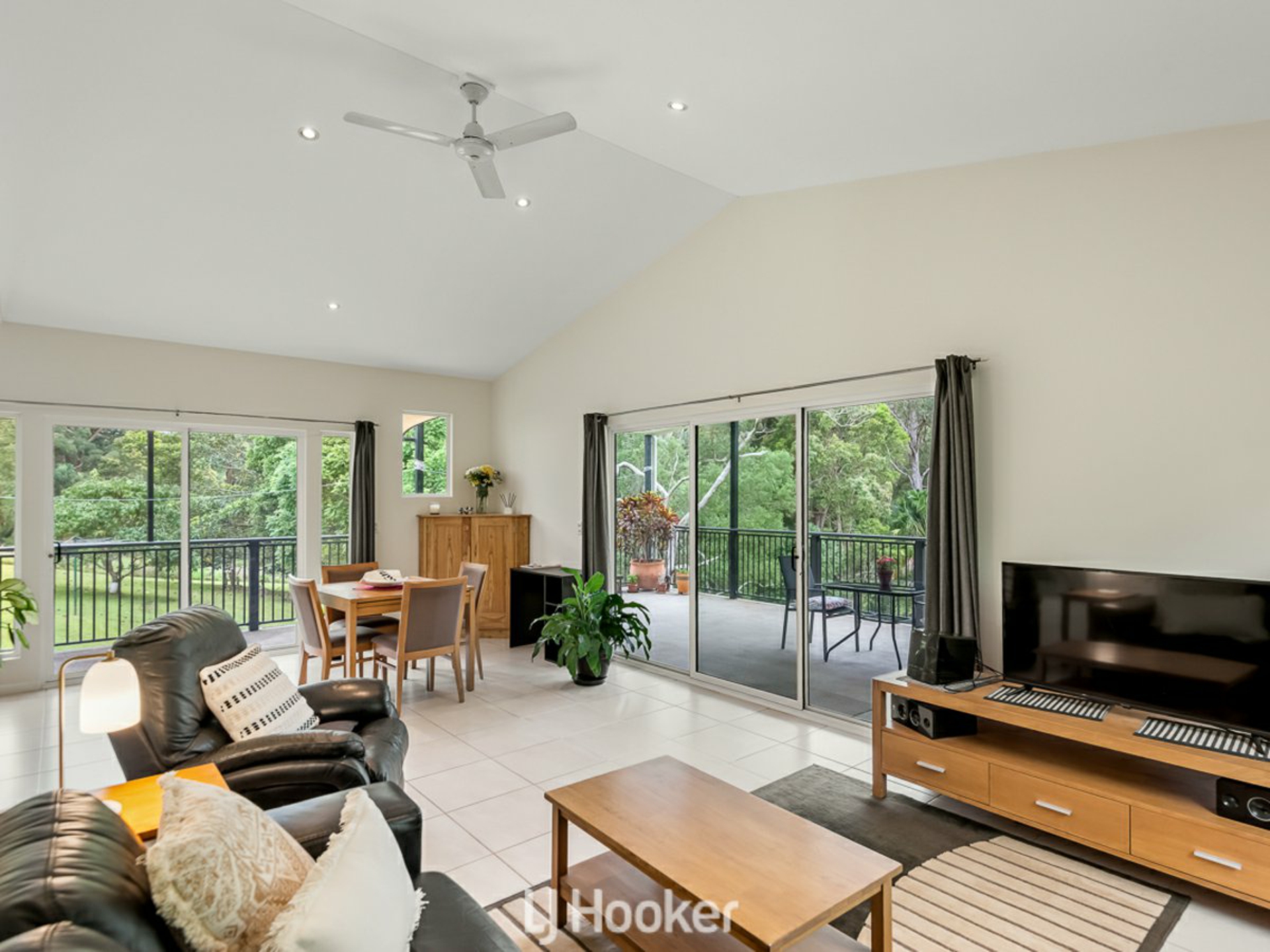 33 Hills Road — photo 4 of 30