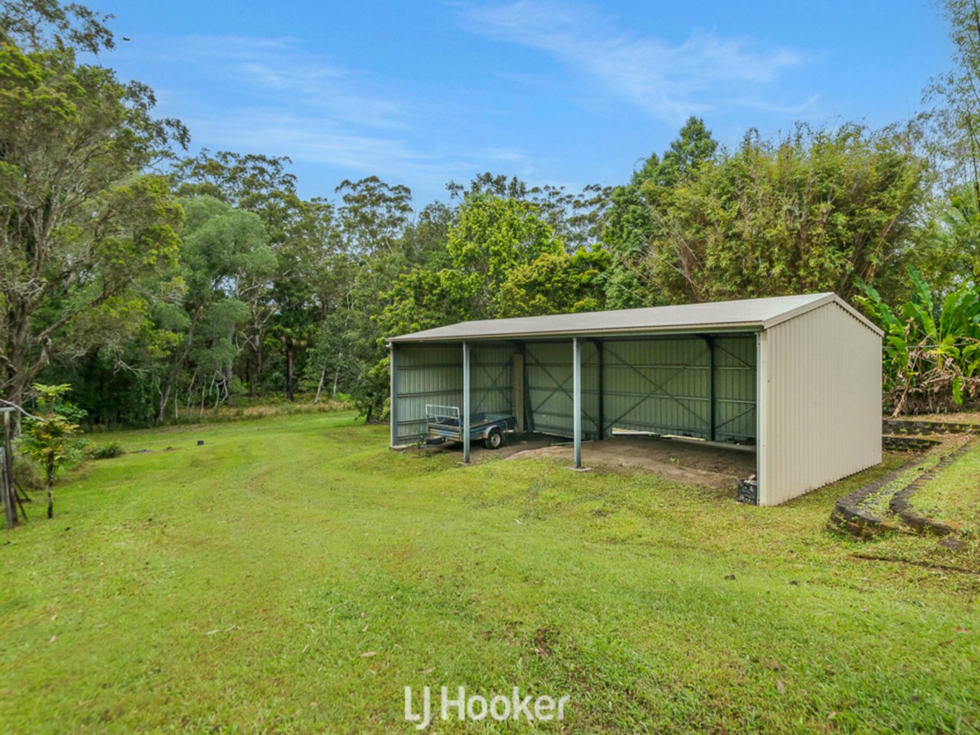 33 Hills Road — photo 7 of 30