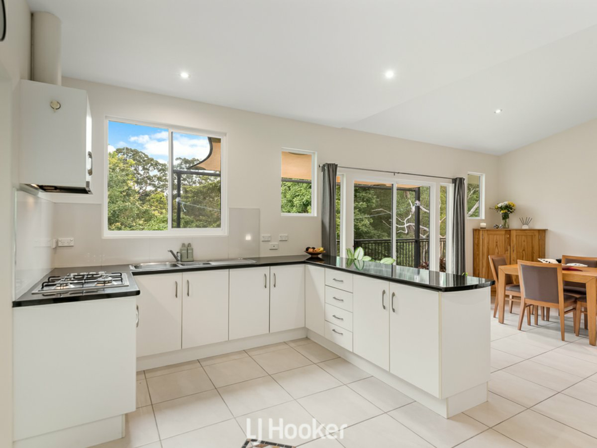33 Hills Road — photo 12 of 30
