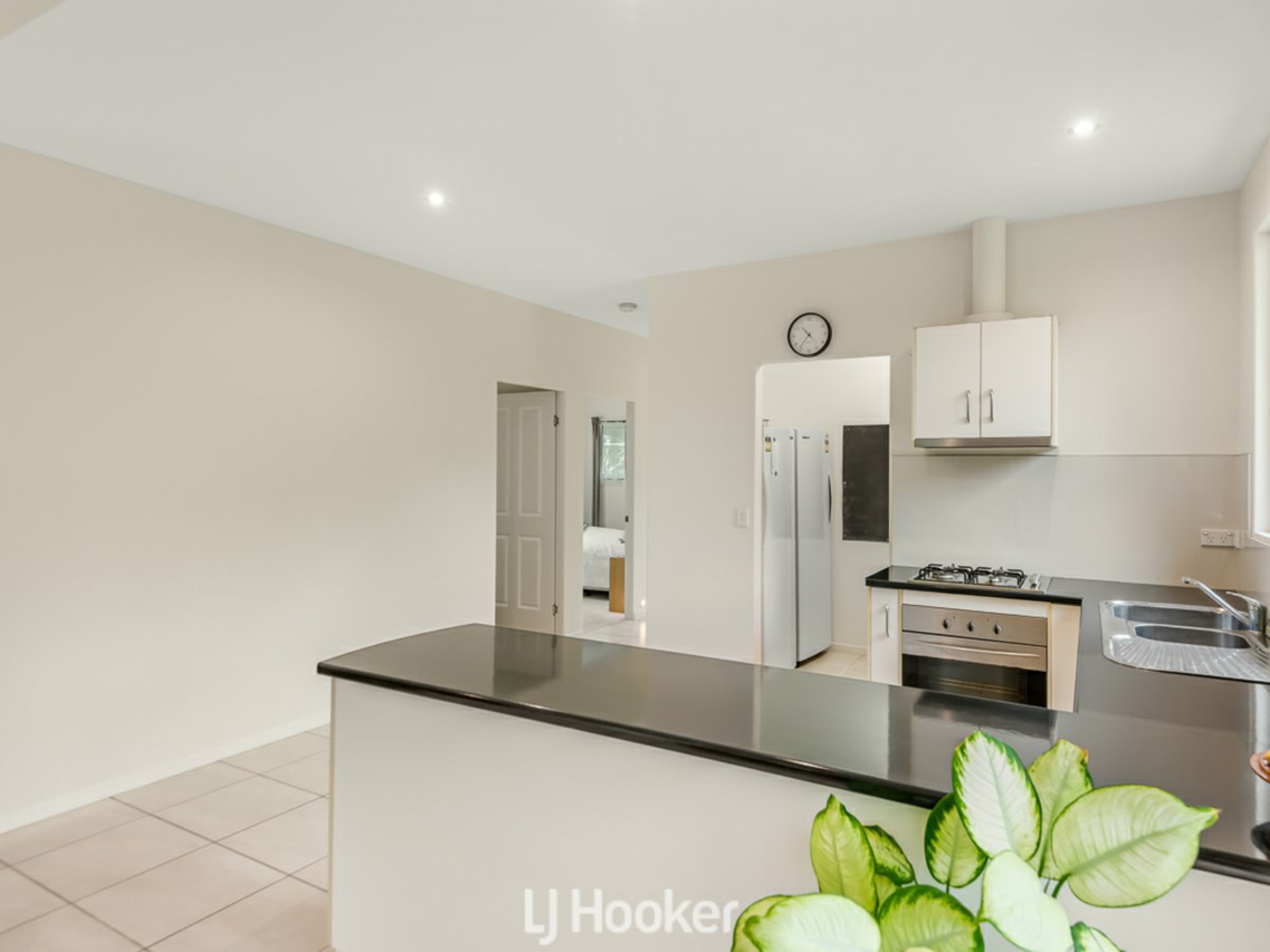 33 Hills Road — photo 14 of 30