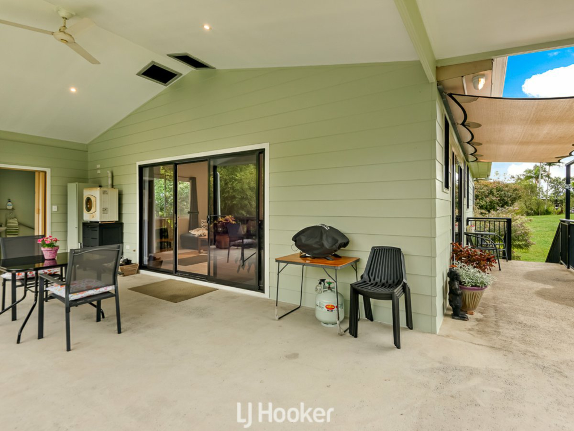 33 Hills Road — photo 19 of 30