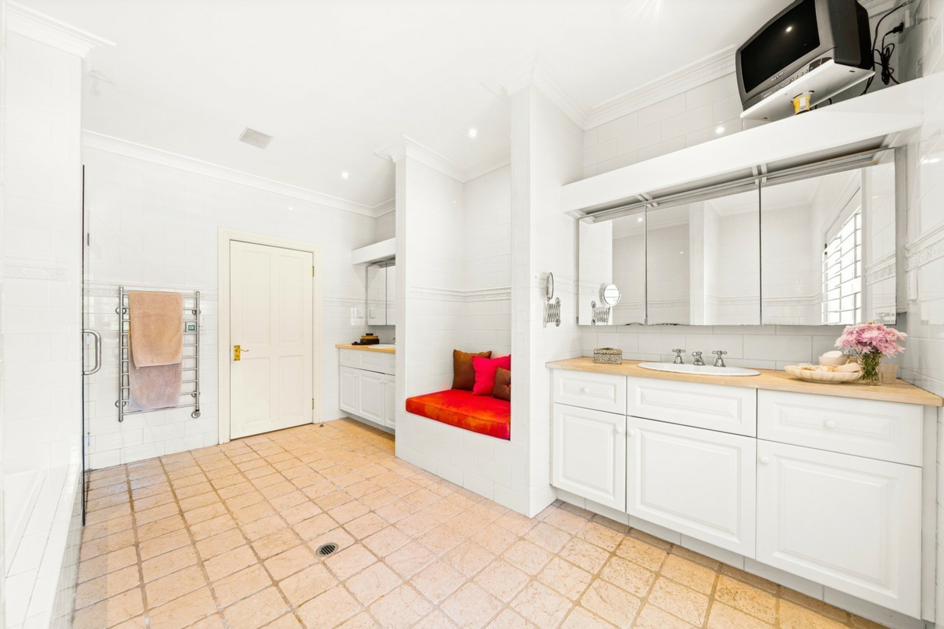 40 Ruskin Rowe, AVALON BEACH