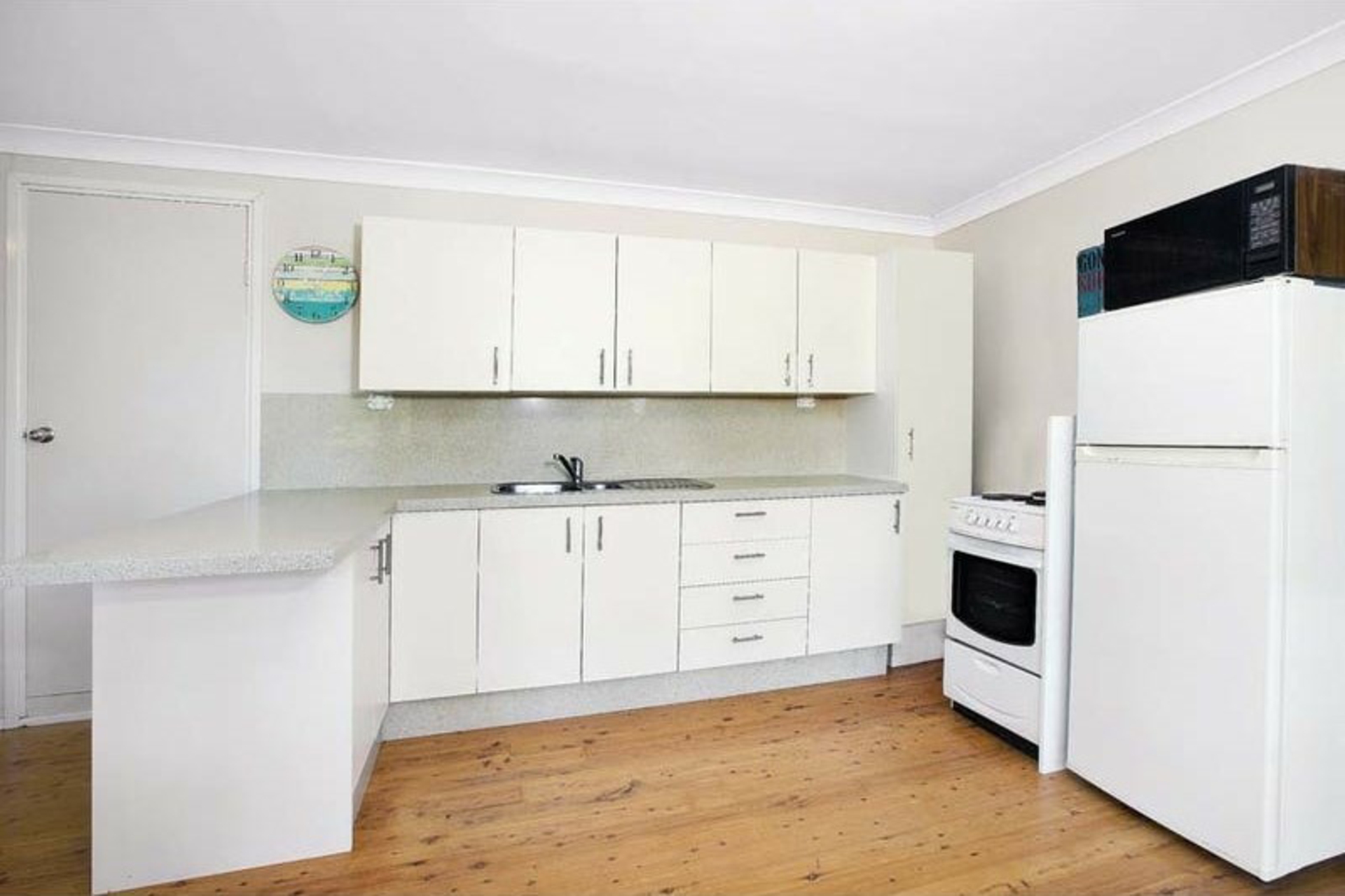 Lower 53 Chisholm Avenue, AVALON BEACH