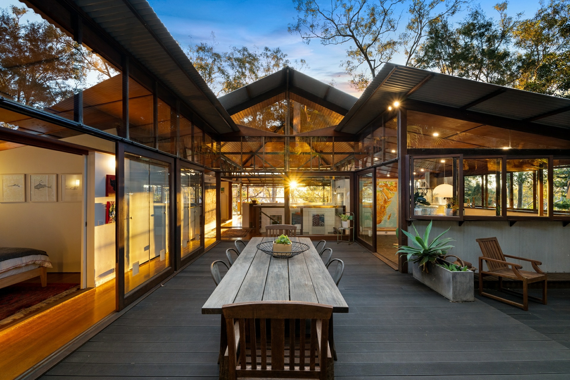 33 Hilltop Road, AVALON BEACH