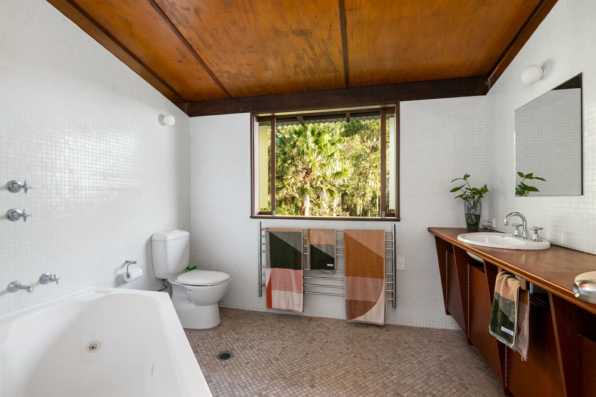 33 Hilltop Road, AVALON BEACH