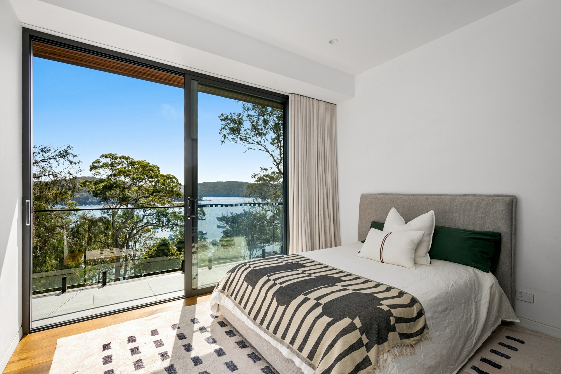 319 Hudson Parade, CLAREVILLE