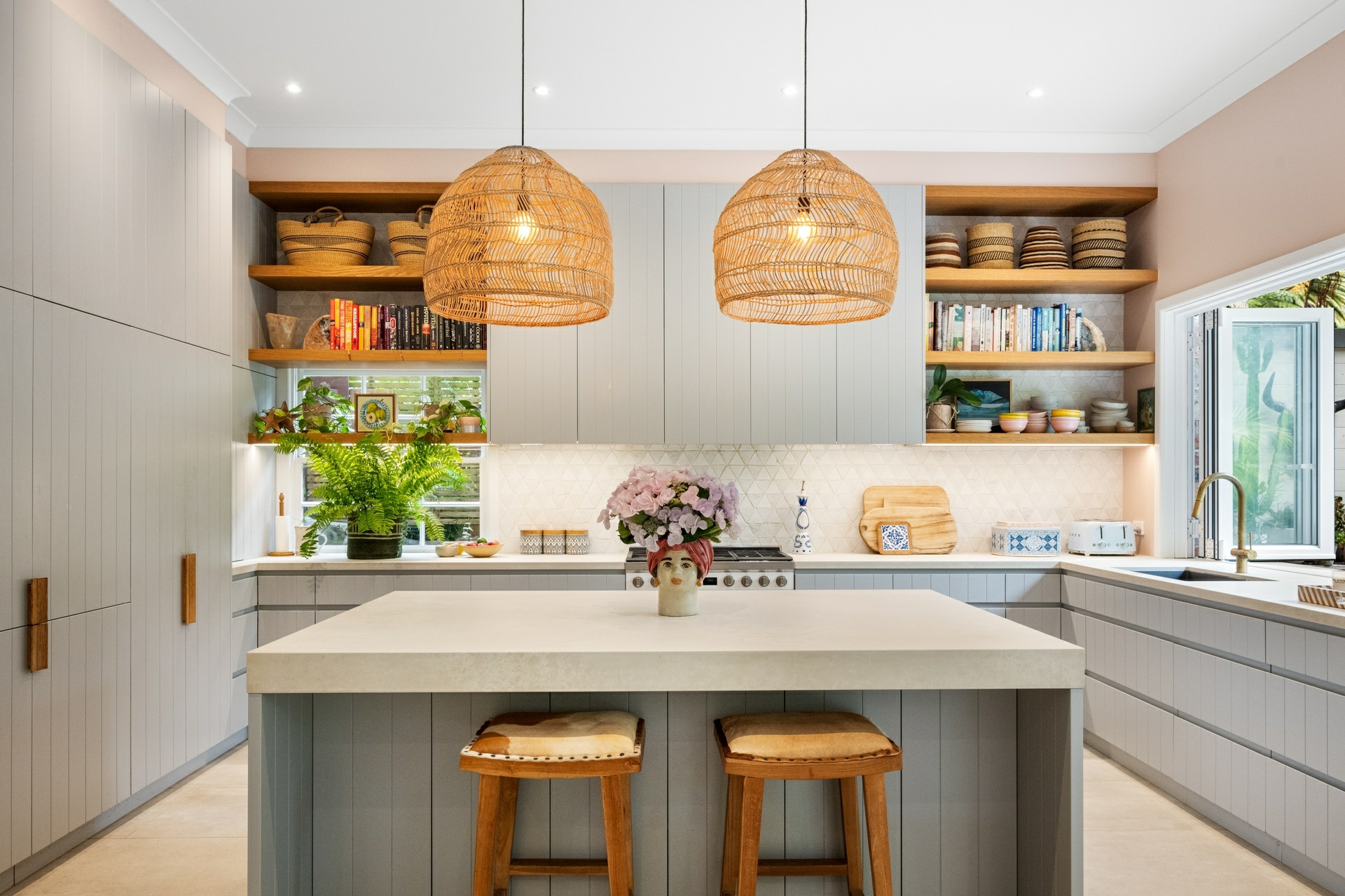 6 Coolawin Road, AVALON BEACH