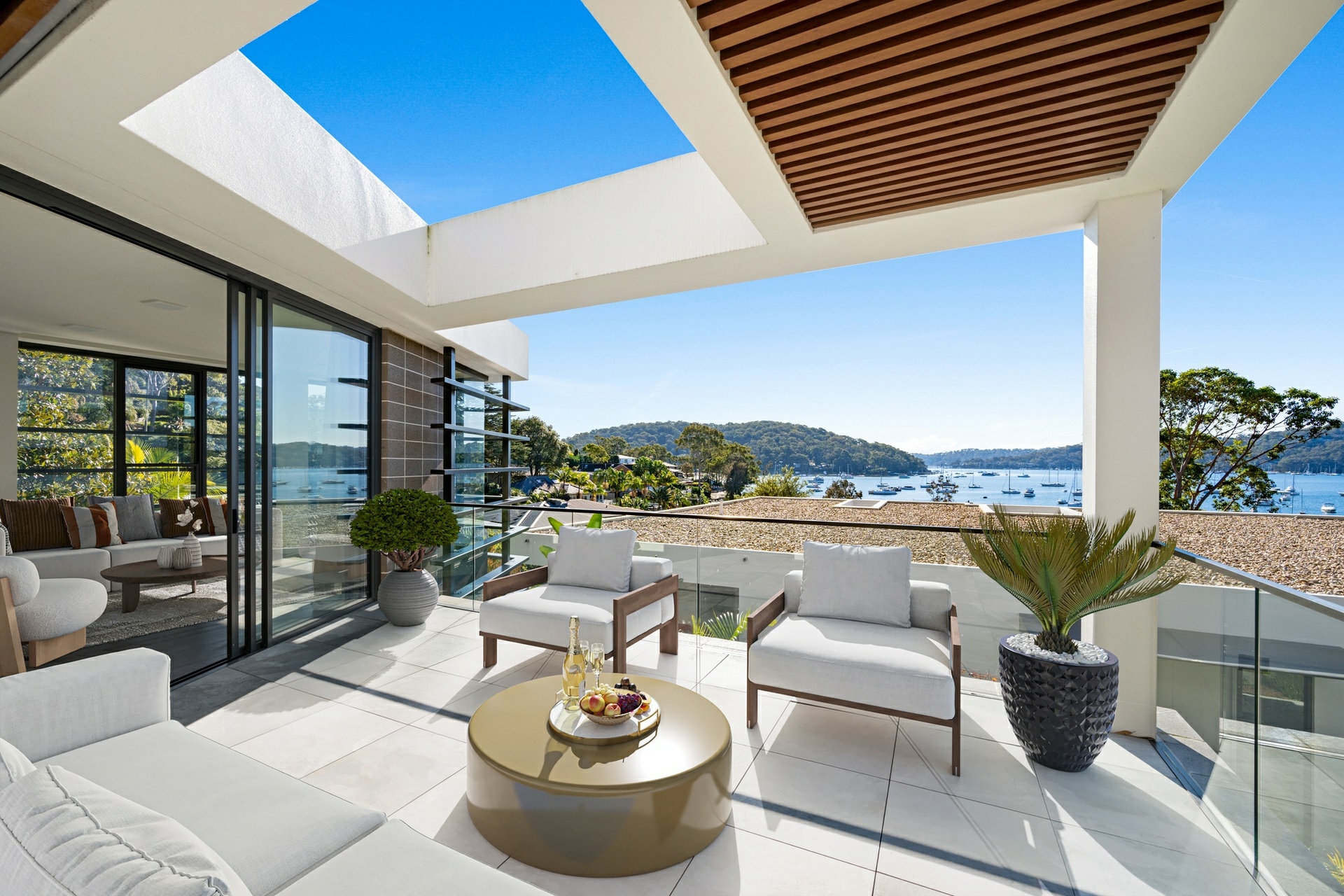 10/2129 Pittwater Road — photo from LJ Hooker Avalon Beach