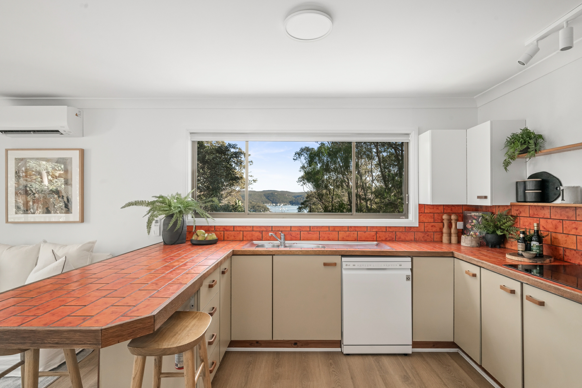37 Wandeen Road, AVALON BEACH