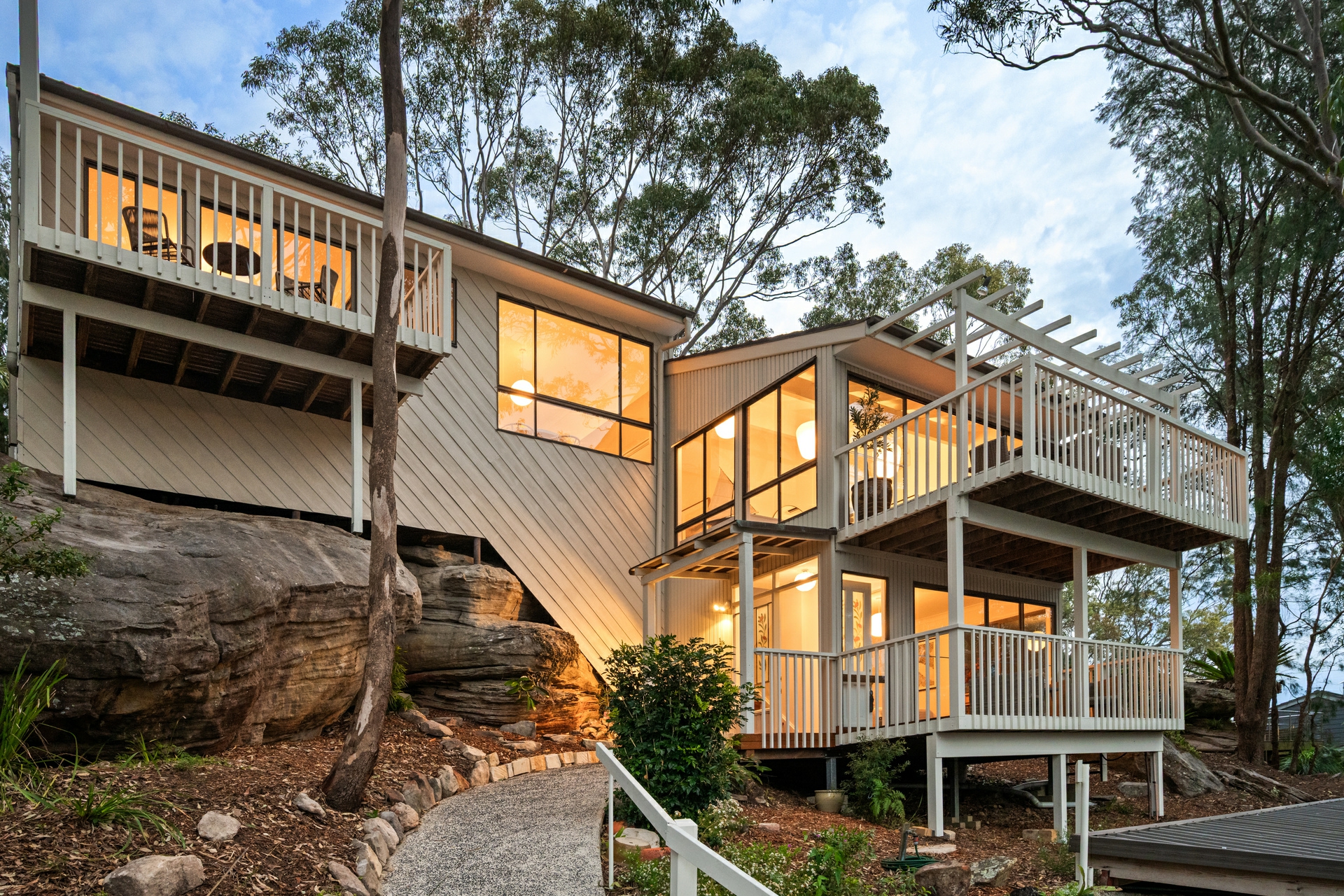 37 Wandeen Road, AVALON BEACH