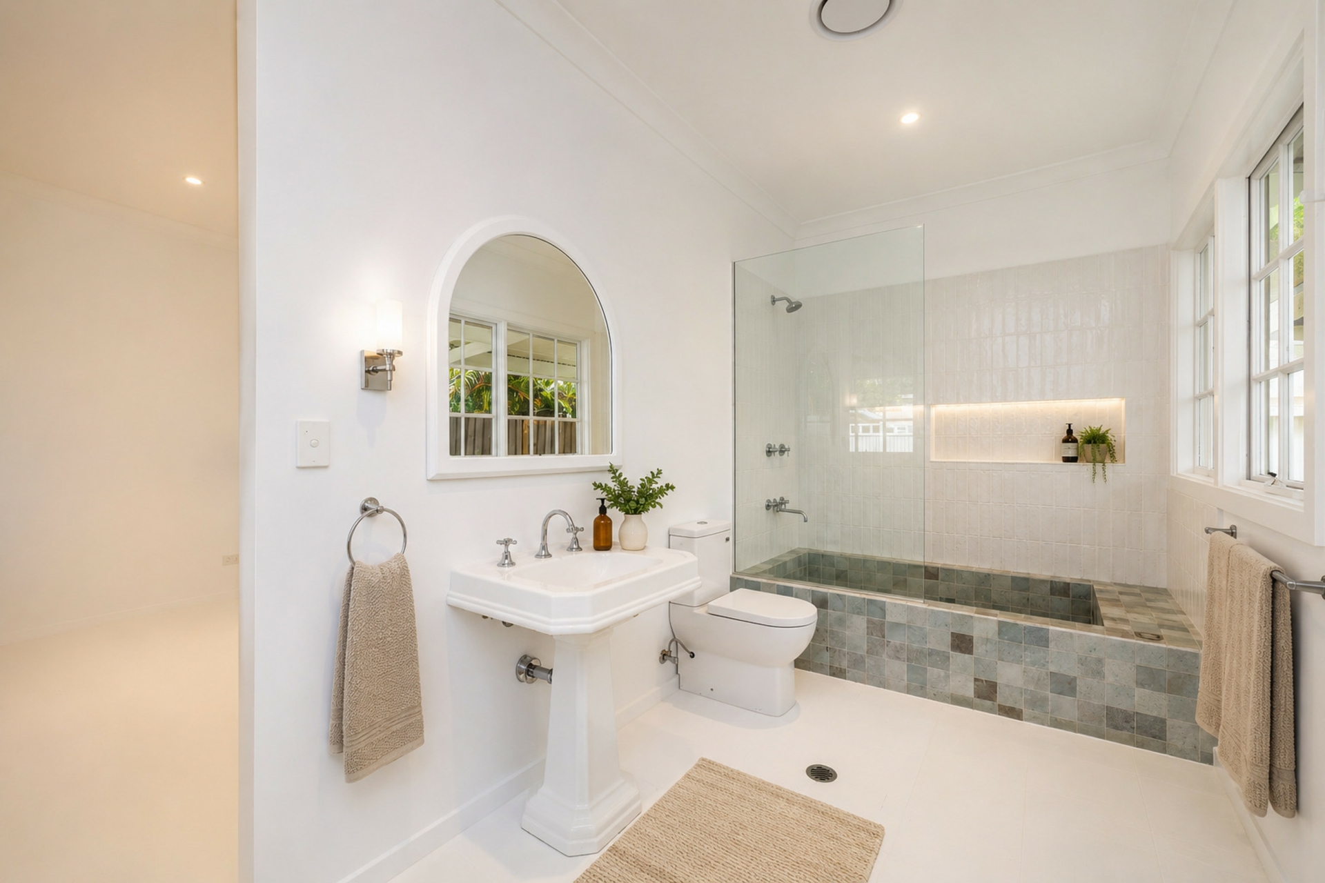 12 Tasman Road — photo 6 of 7