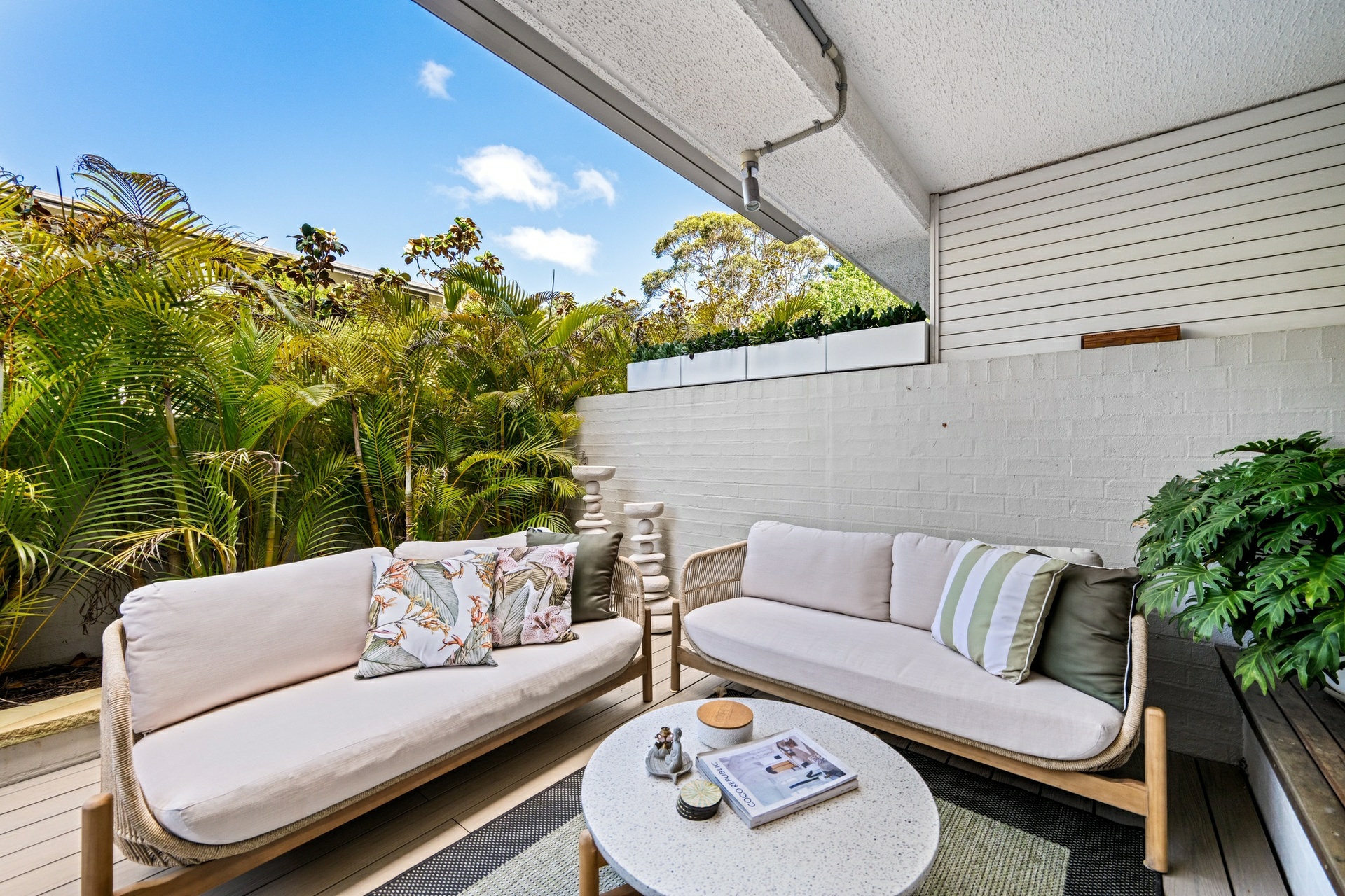 2/36-38 Old Barrenjoey Road — photo 2 of 11