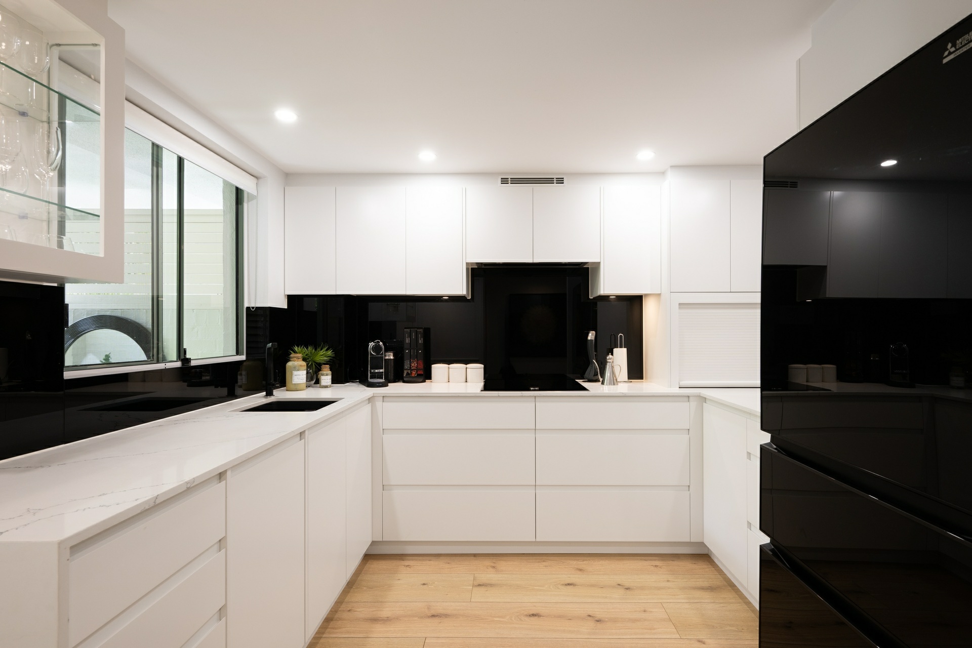 2/36-38 Old Barrenjoey Road — photo 6 of 11