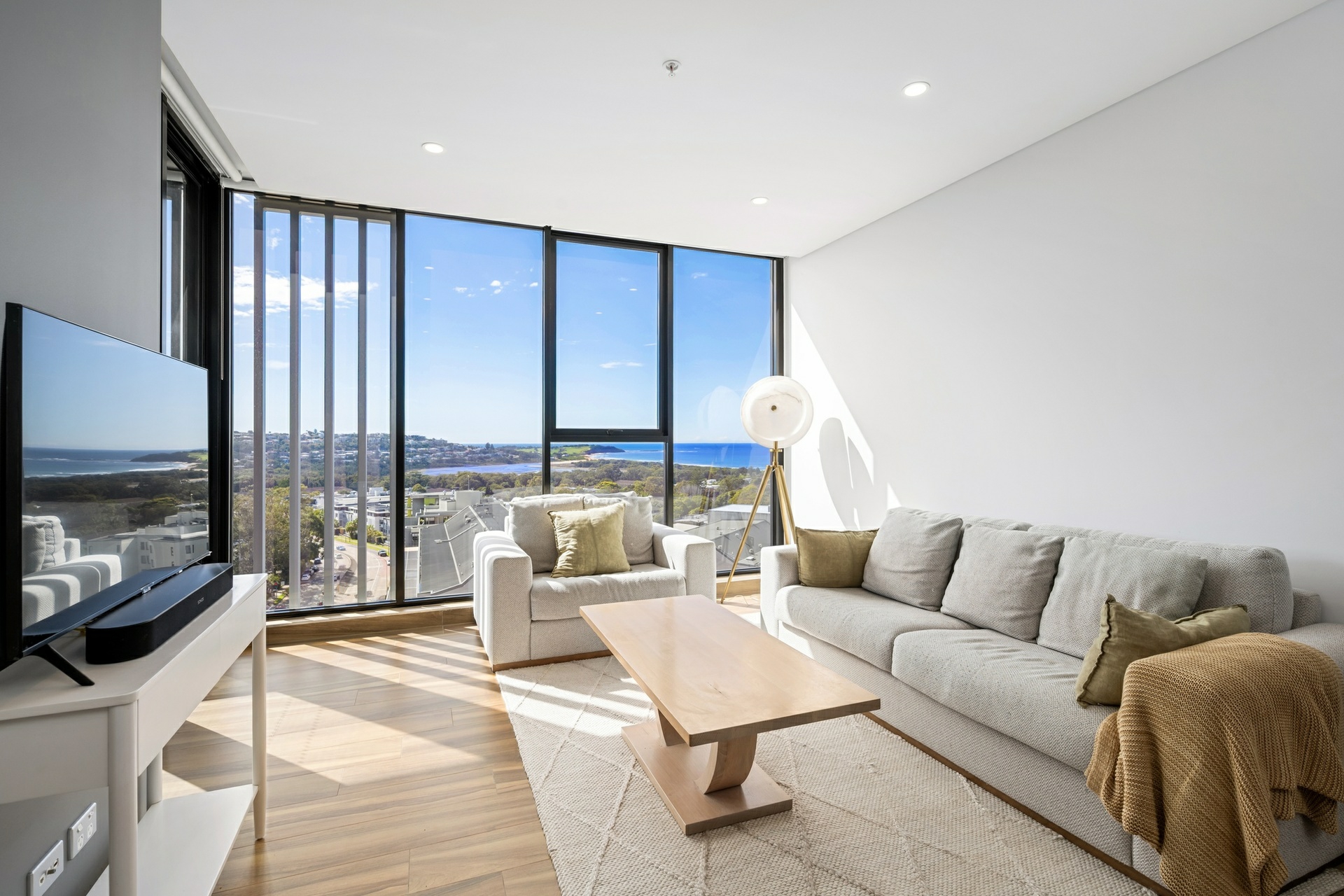 1115/15 Howard Avenue — photo from LJ Hooker Avalon Beach