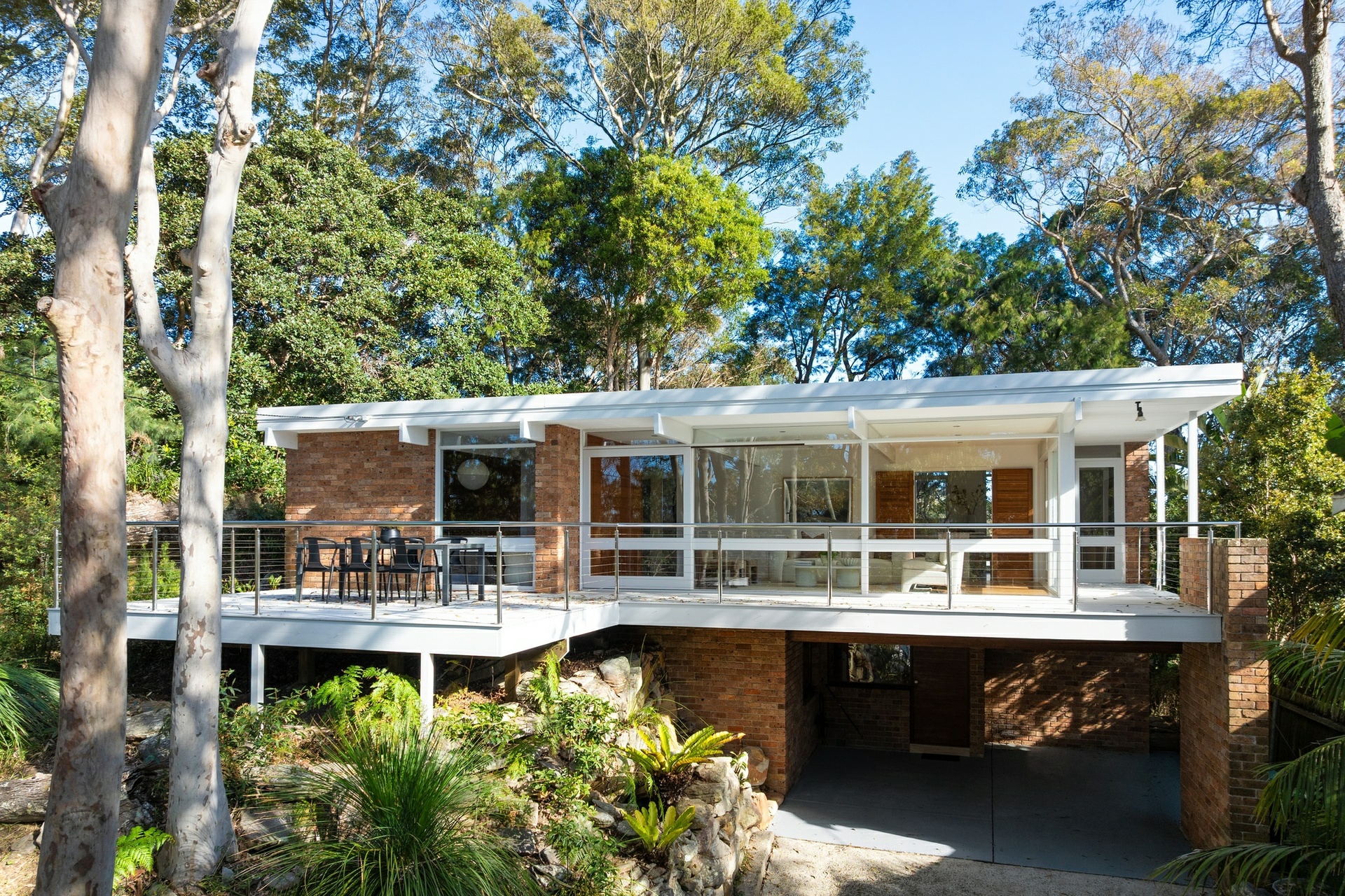 33 Wandeen Road — photo 3 of 22