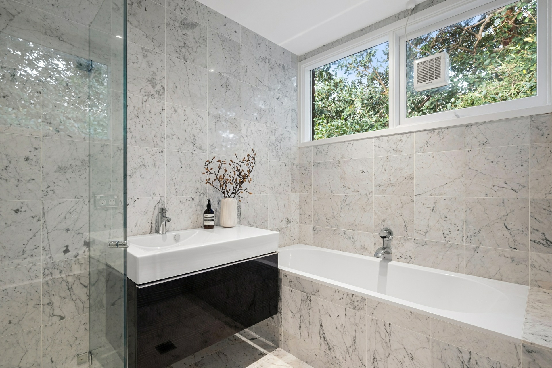 33 Wandeen Road — photo 13 of 22