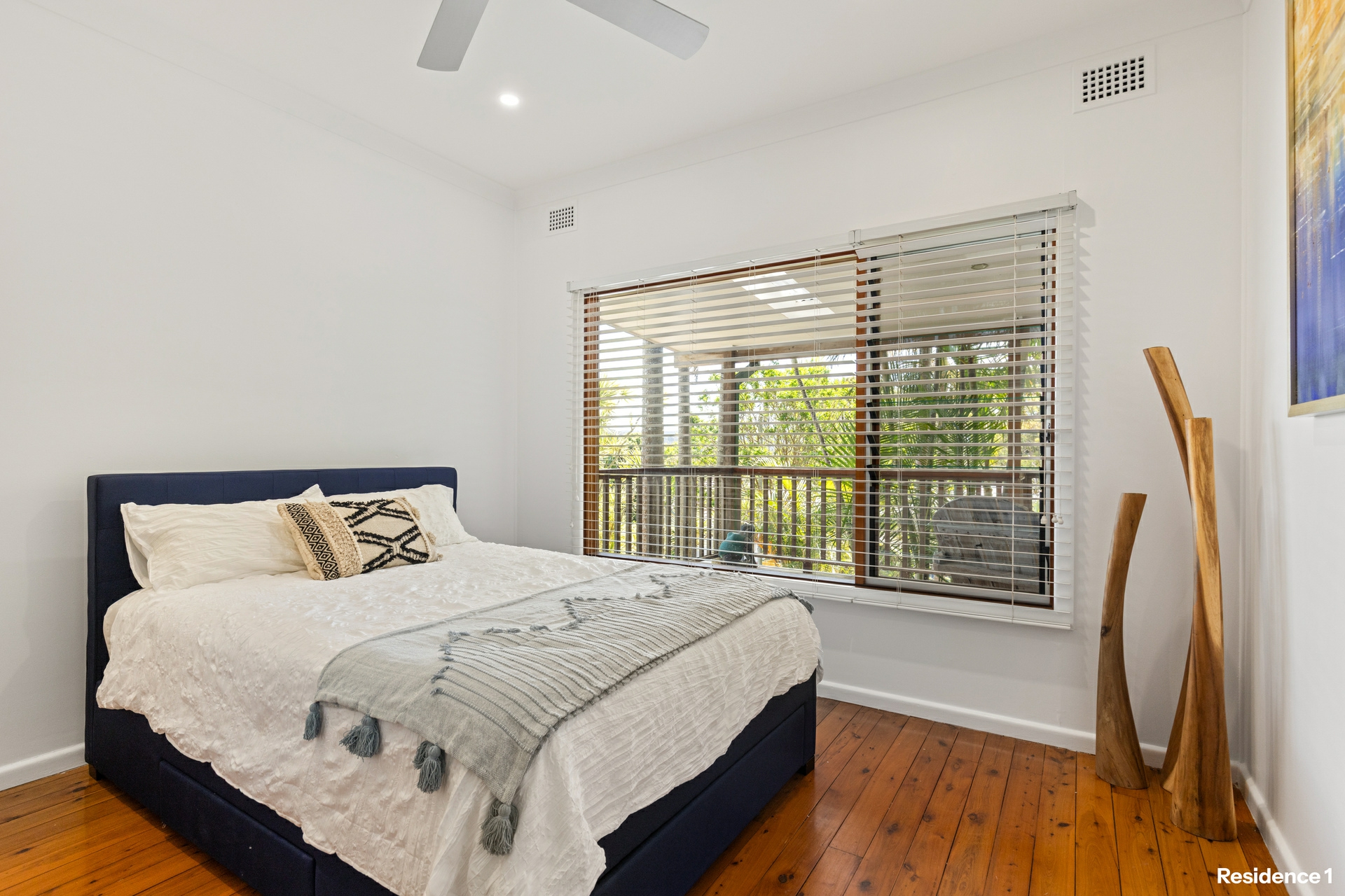 1/25 Binburra Avenue — photo 3 of 13