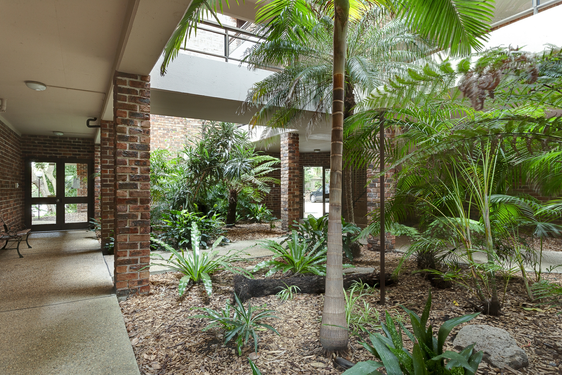 2/40-42 Seaview Avenue — photo 8 of 8