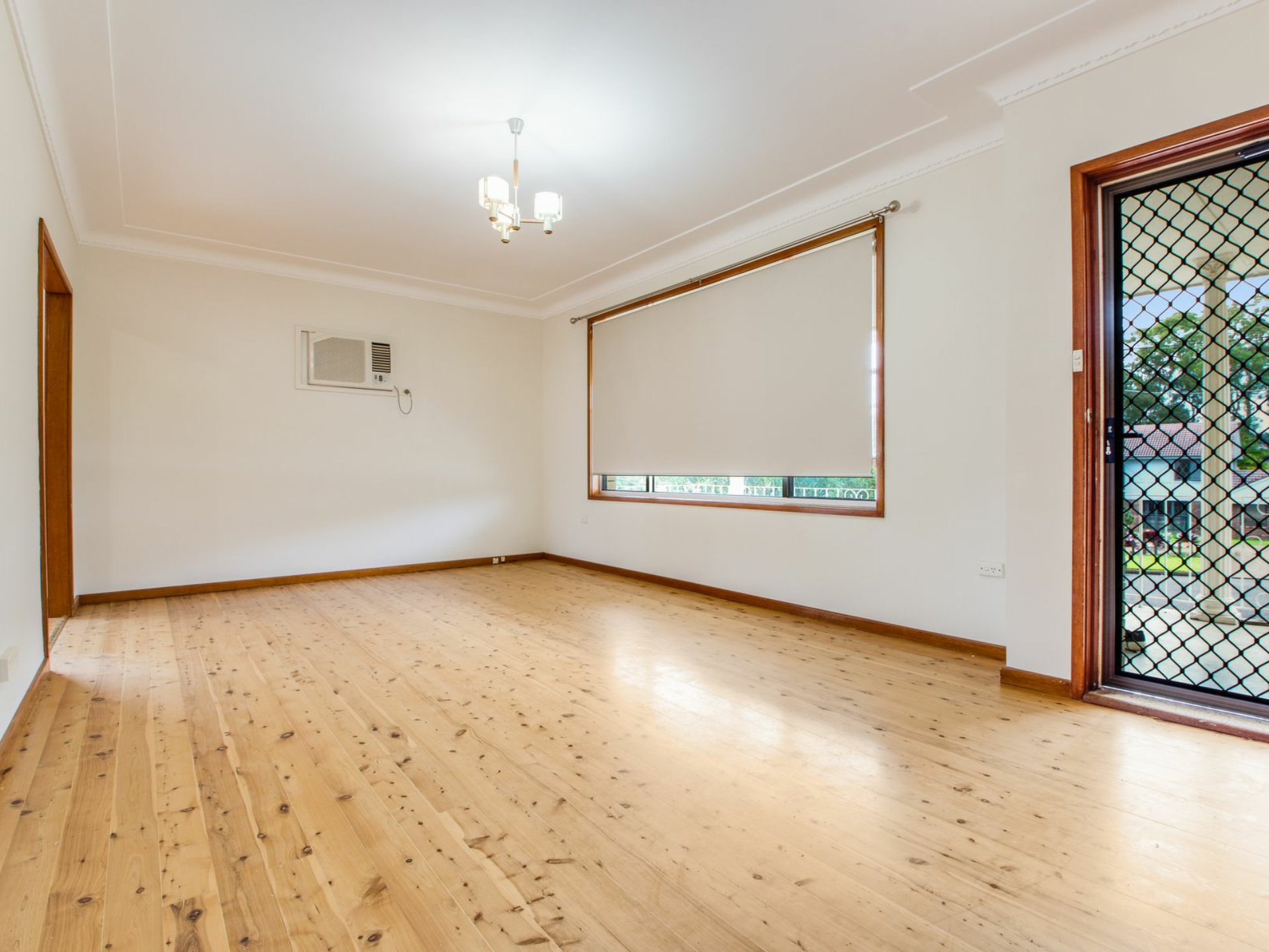 14 Lurnea Crescent, VALENTINE