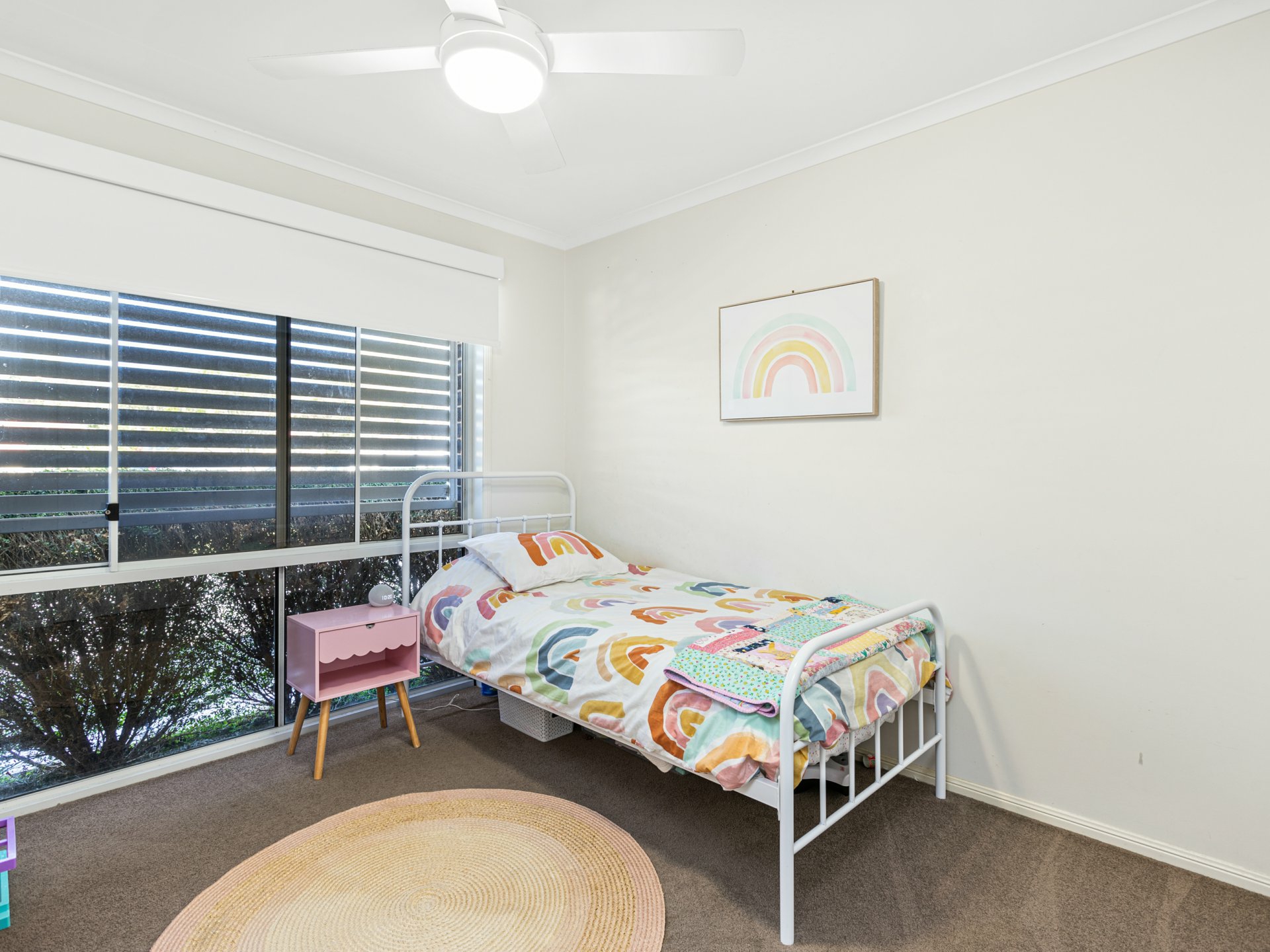 1 York Crescent, BELMONT NORTH