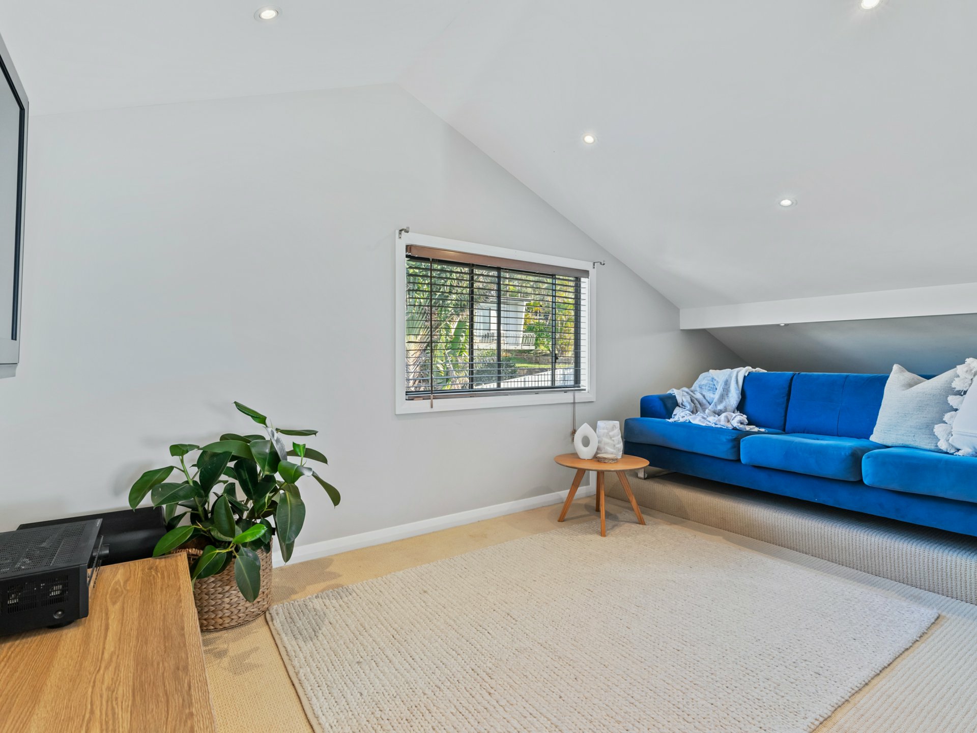 74 Christopher Avenue, VALENTINE
