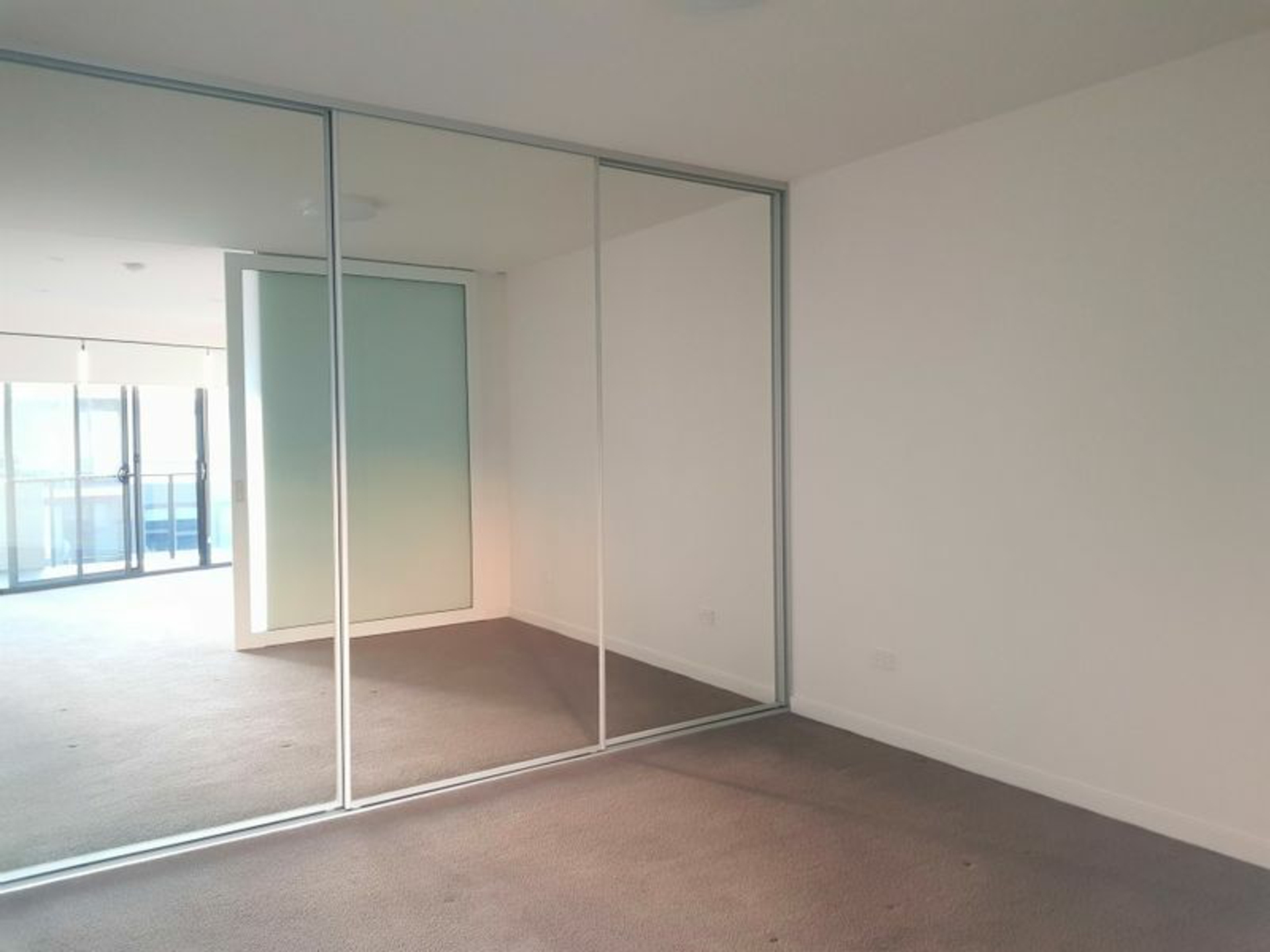 E404/11 Ernest Street, BELMONT