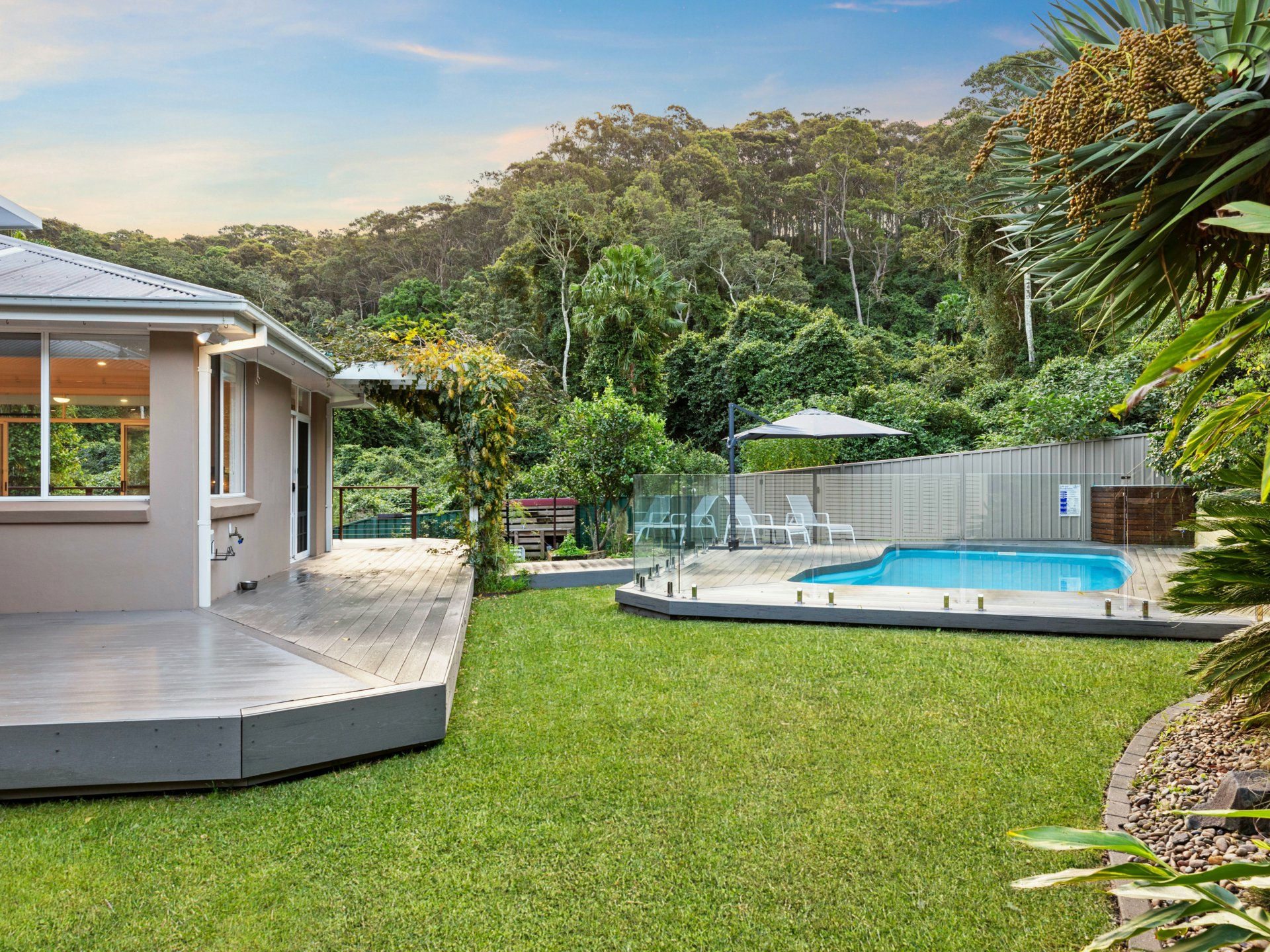 12 Duchess Close, FLORAVILLE