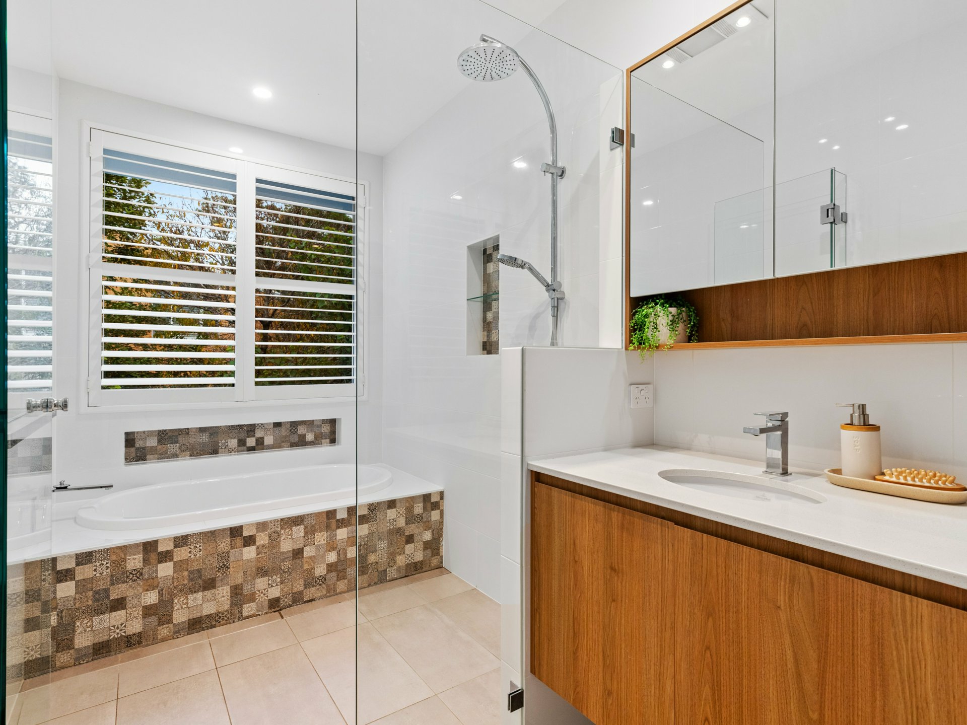12 Duchess Close, FLORAVILLE