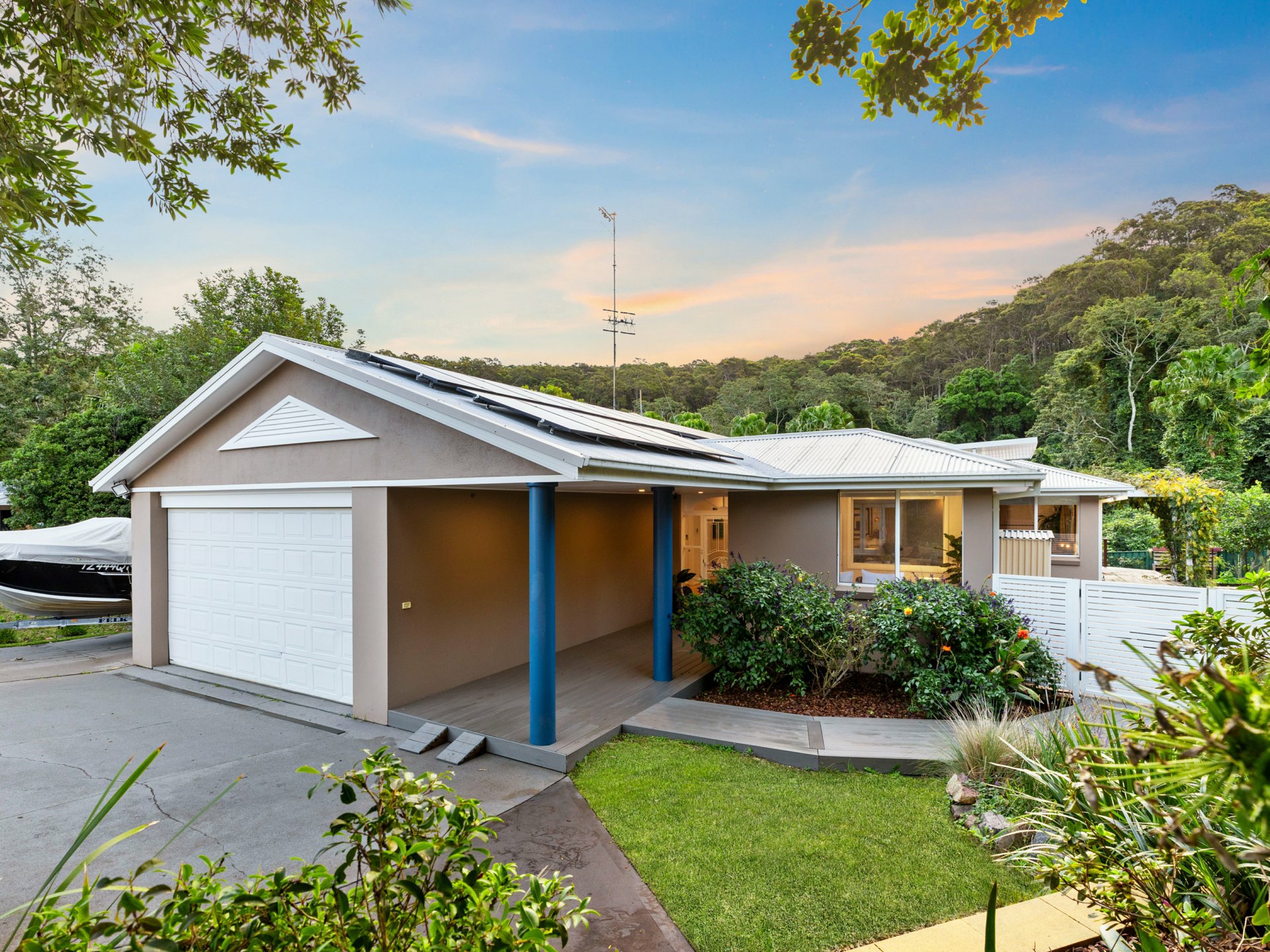 12 Duchess Close, FLORAVILLE