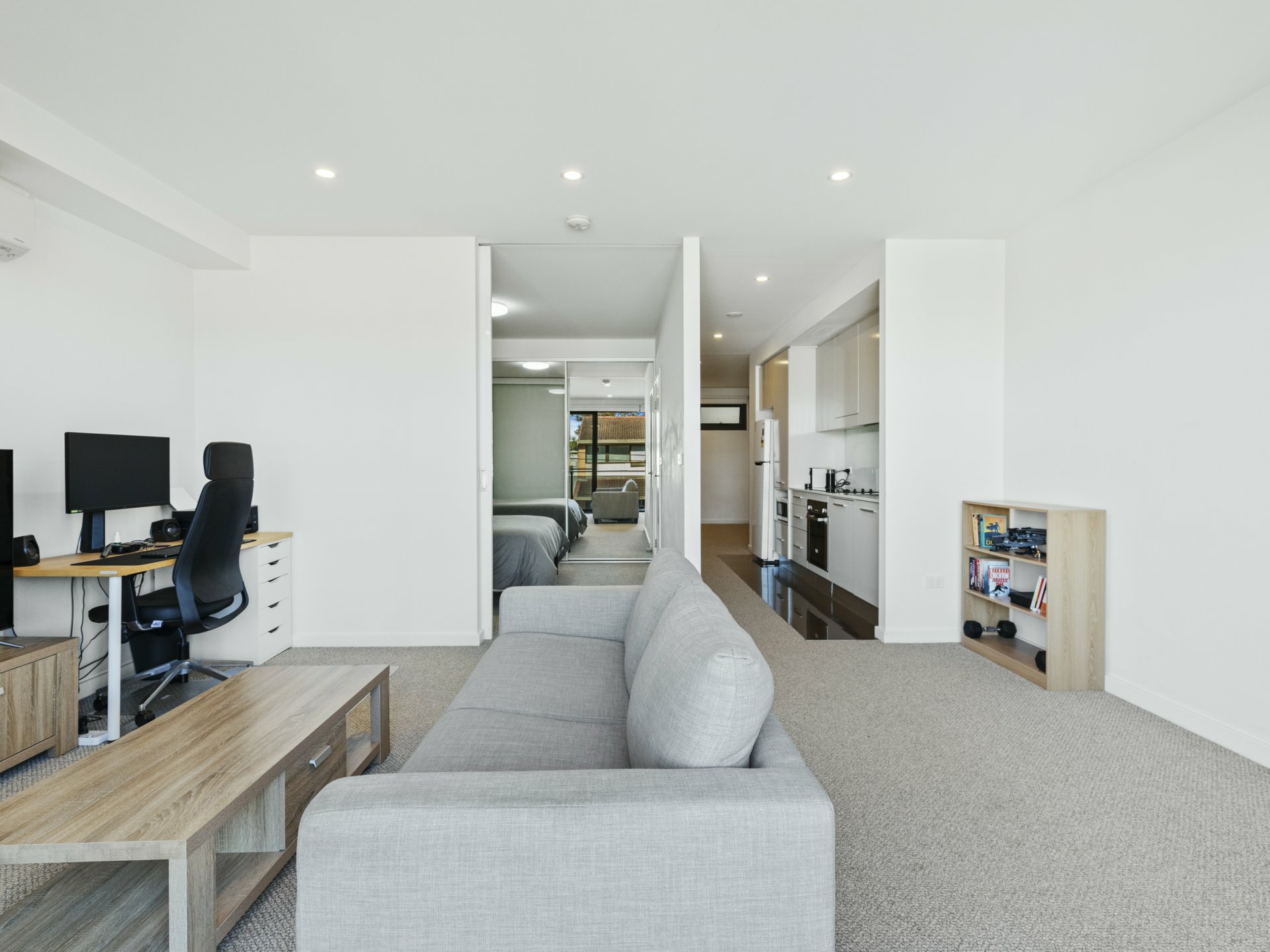 111/571 Pacific Highway, BELMONT