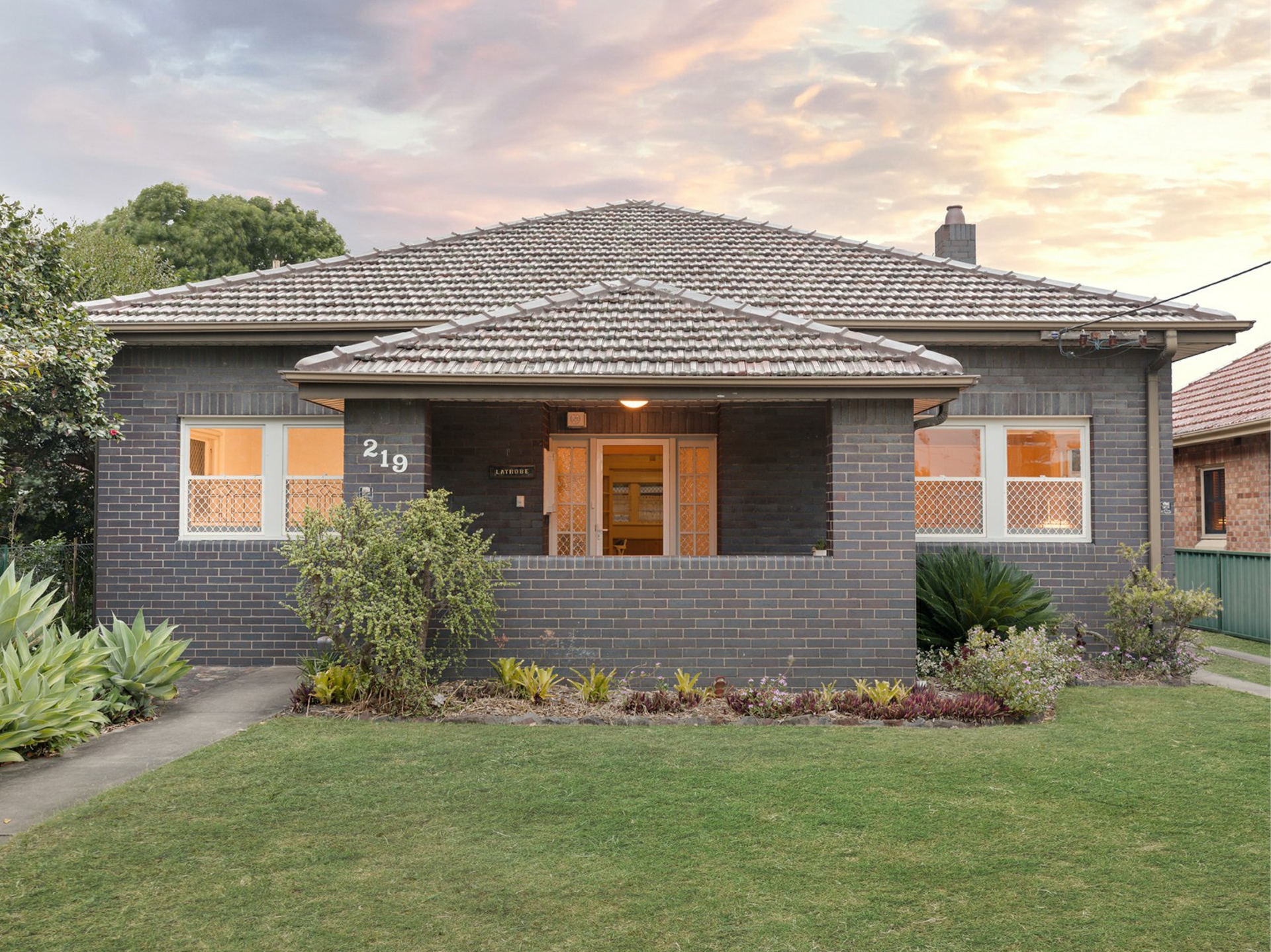 219 Parkway Avenue, HAMILTON SOUTH